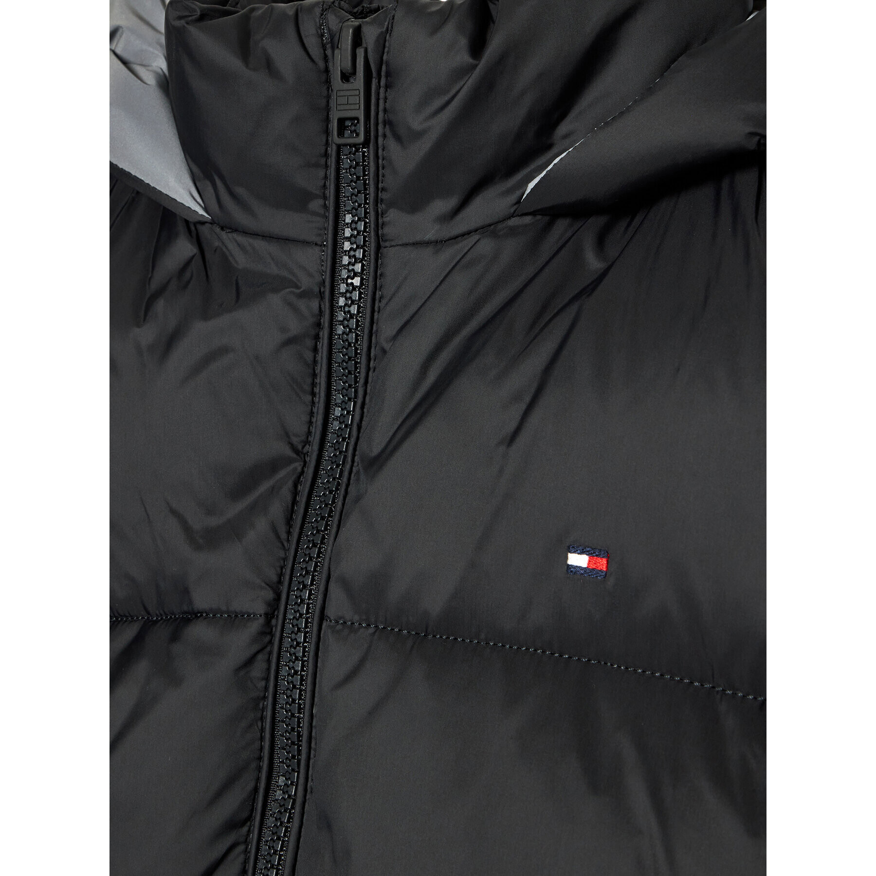 Tommy Hilfiger Geacă din puf Logo KB0KB06773 D Negru Regular Fit - Pled.ro