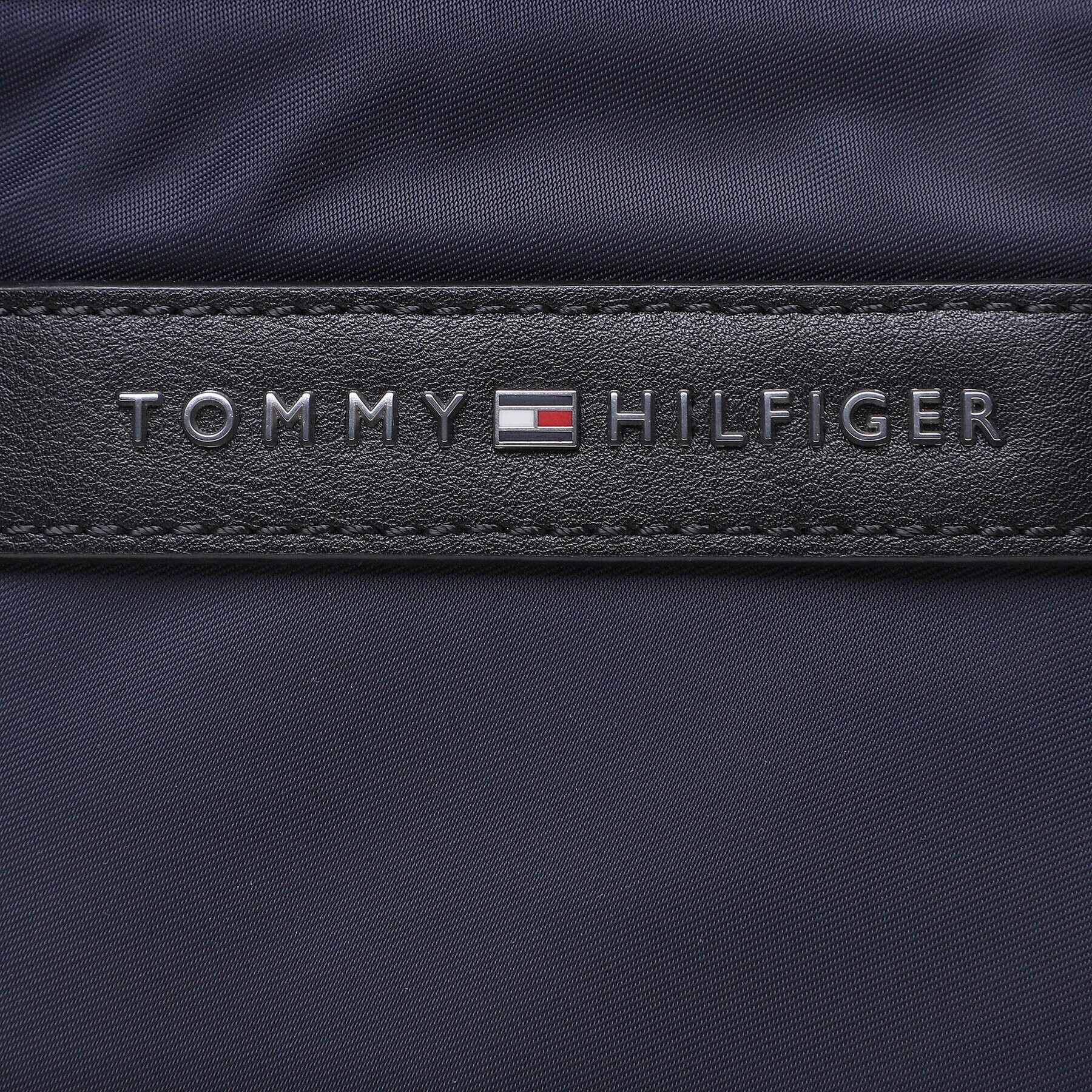 Tommy Hilfiger Geantă crossover Th Central Rpreve Mini Crossover AM0AM11298 Bleumarin - Pled.ro