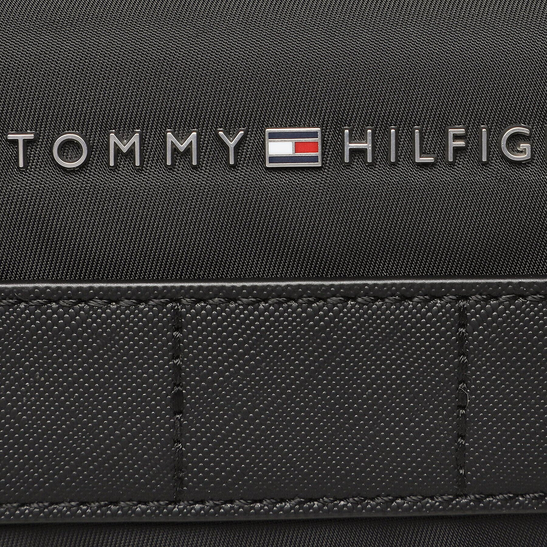 Tommy Hilfiger Geantă pentru cosmetice Th Elevated Nylon Washbag AM0AM10979 Negru - Pled.ro