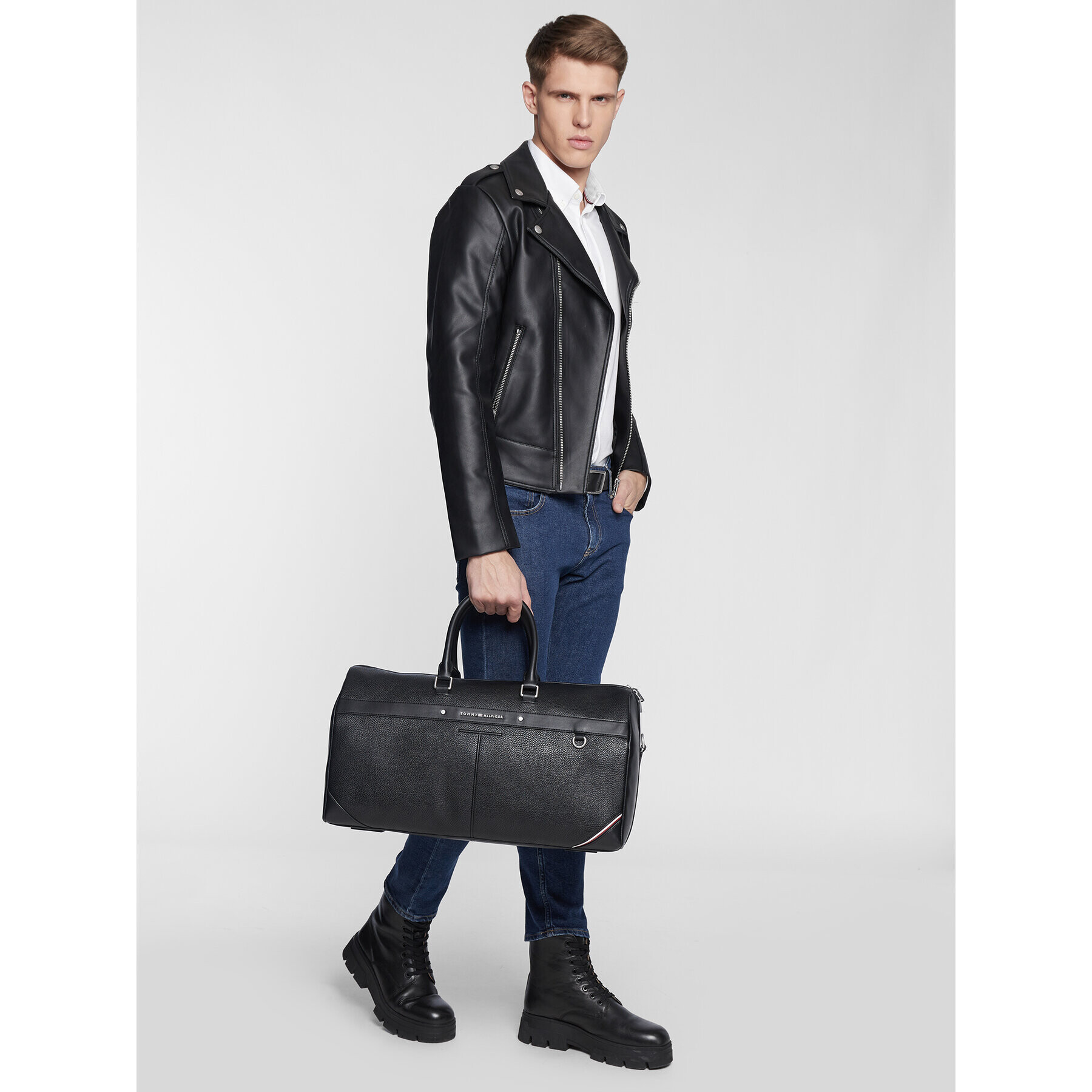 Tommy Hilfiger Geantă Th Central Duffel AM0AM10561 Negru - Pled.ro