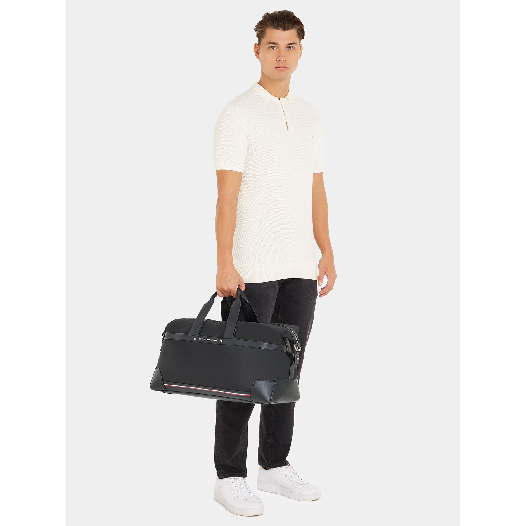 Tommy Hilfiger Geantă Th Central Repreve Weekender AM0AM11384 Negru - Pled.ro