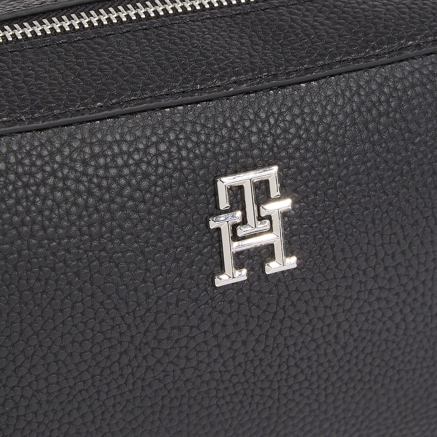 Tommy Hilfiger Geantă Th Emblem Camera Bag AW0AW15179 Negru - Pled.ro