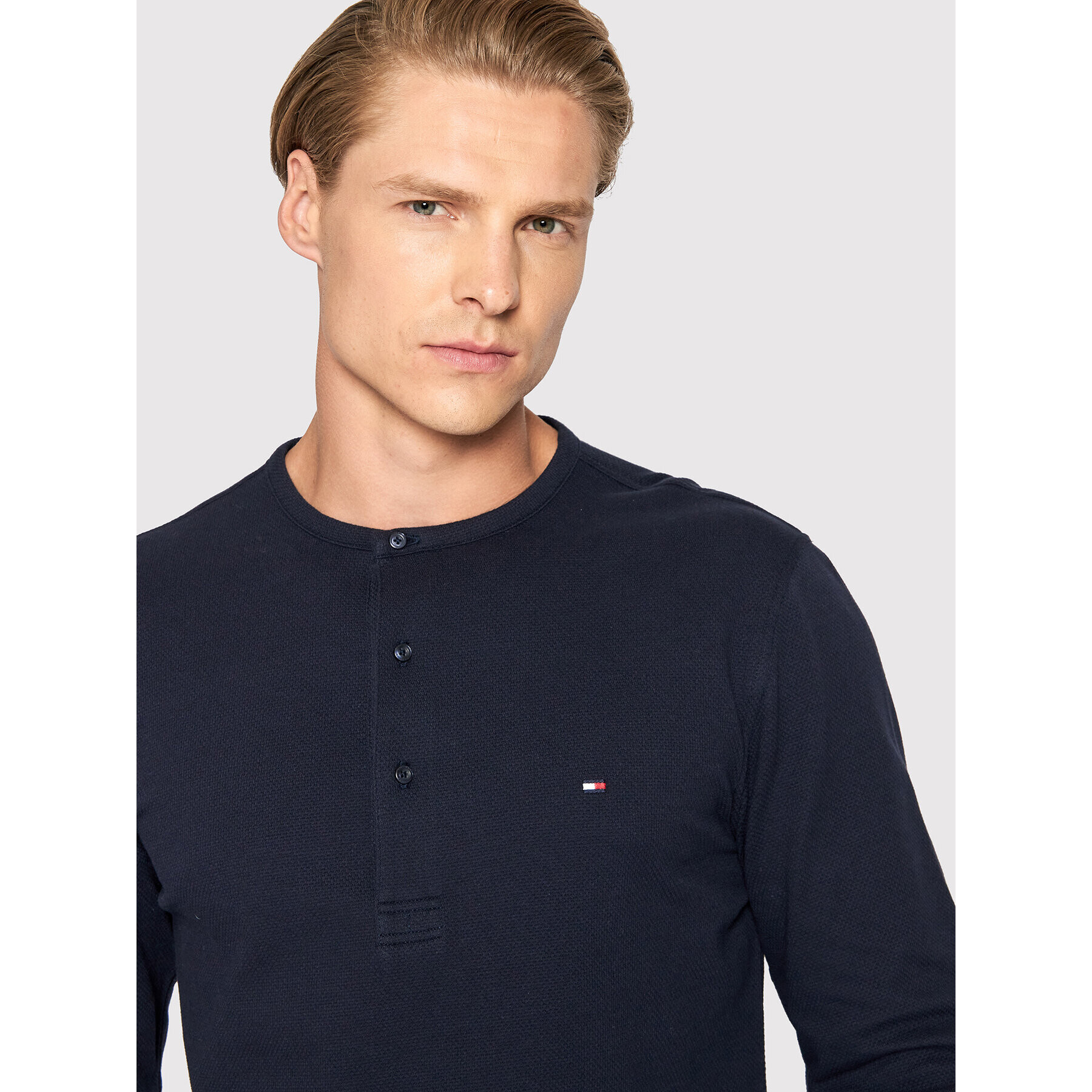 Tommy Hilfiger Longsleeve Dessed Casuals Henley MW0MW24551 Bleumarin Regular Fit - Pled.ro