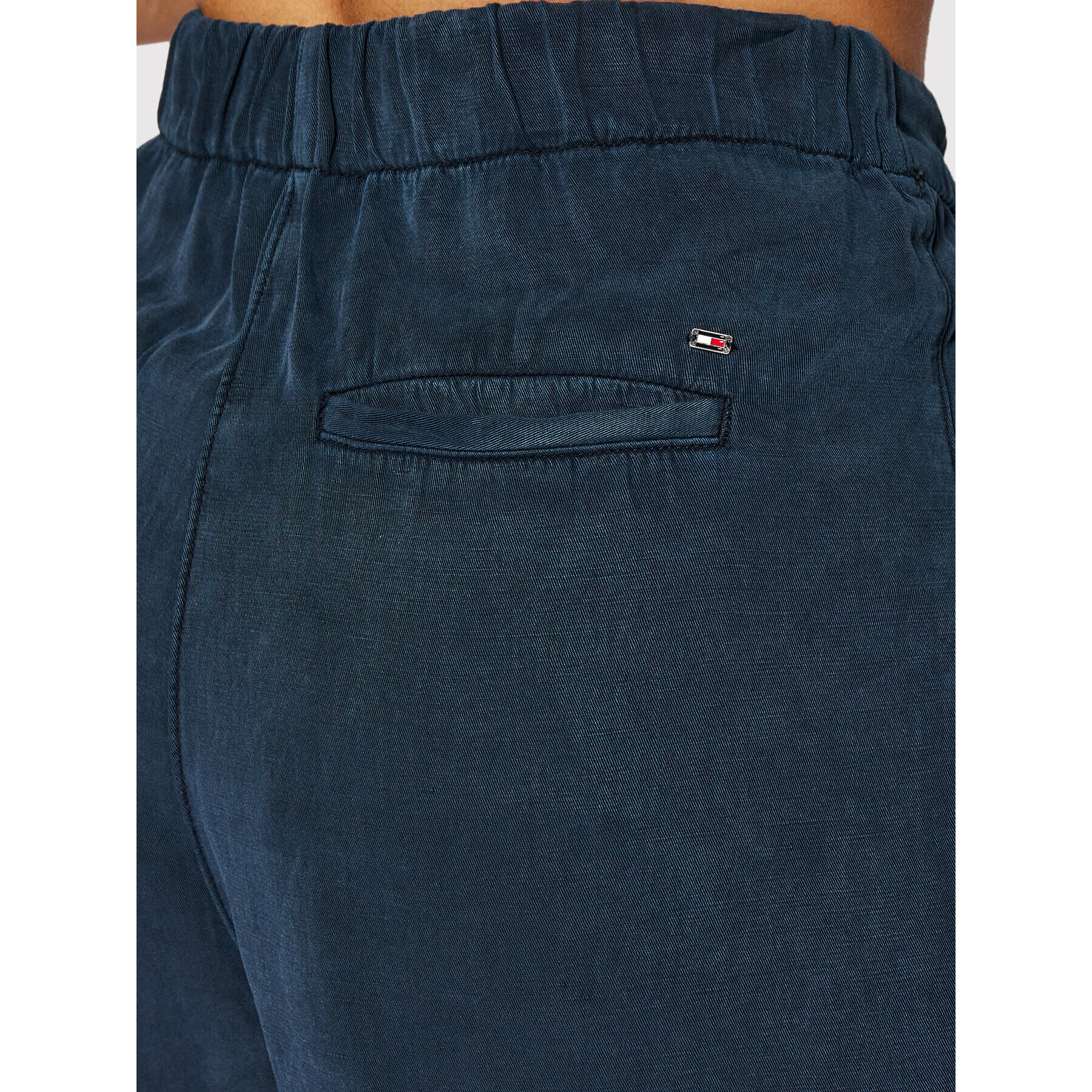 Tommy Hilfiger Pantalon scurți din material Tencel Pleated WW0WW34131 Bleumarin Regular Fit - Pled.ro