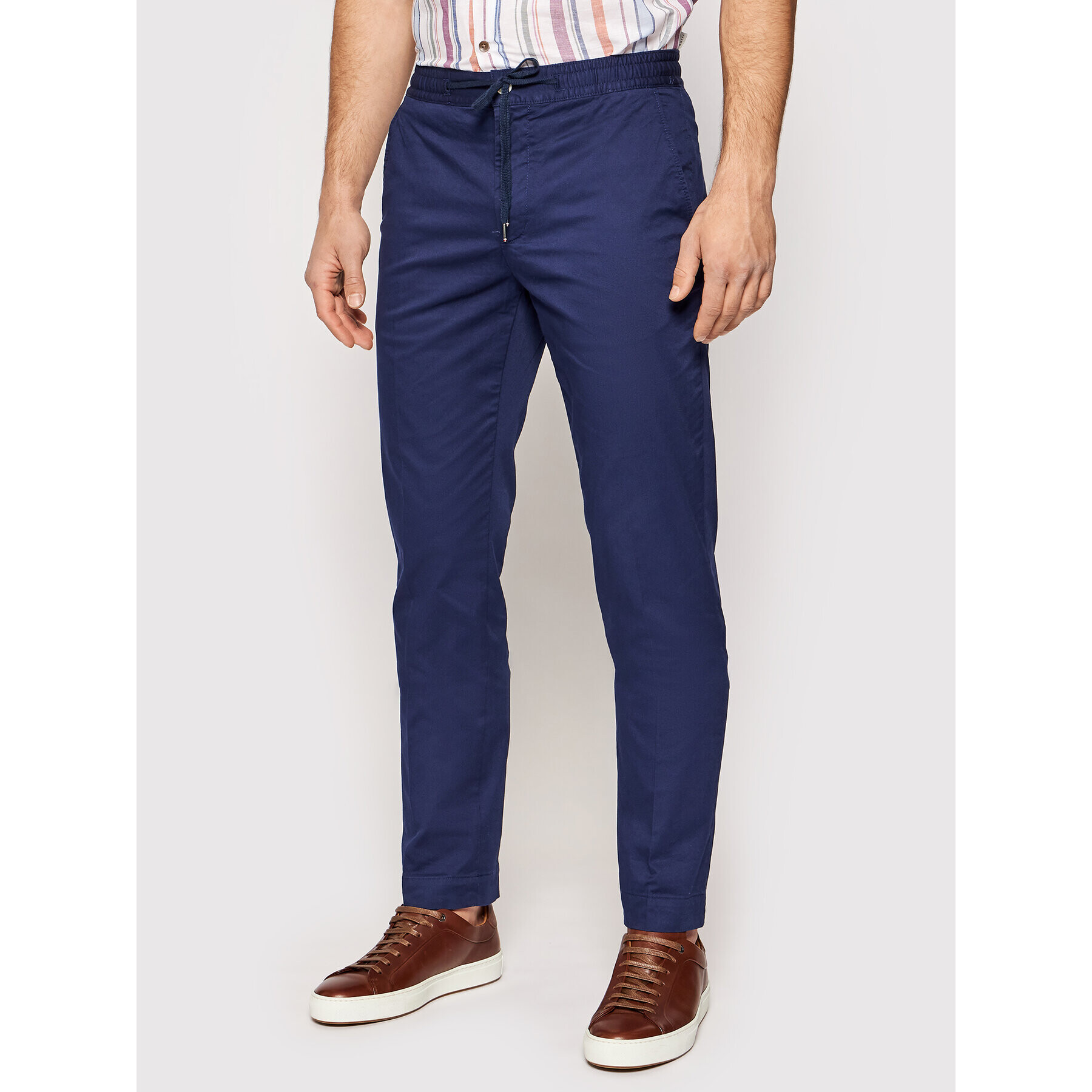 Tommy Hilfiger Pantaloni chino Active Th Flex Summer Twill MW0MW17921 Bleumarin Regular Fit - Pled.ro