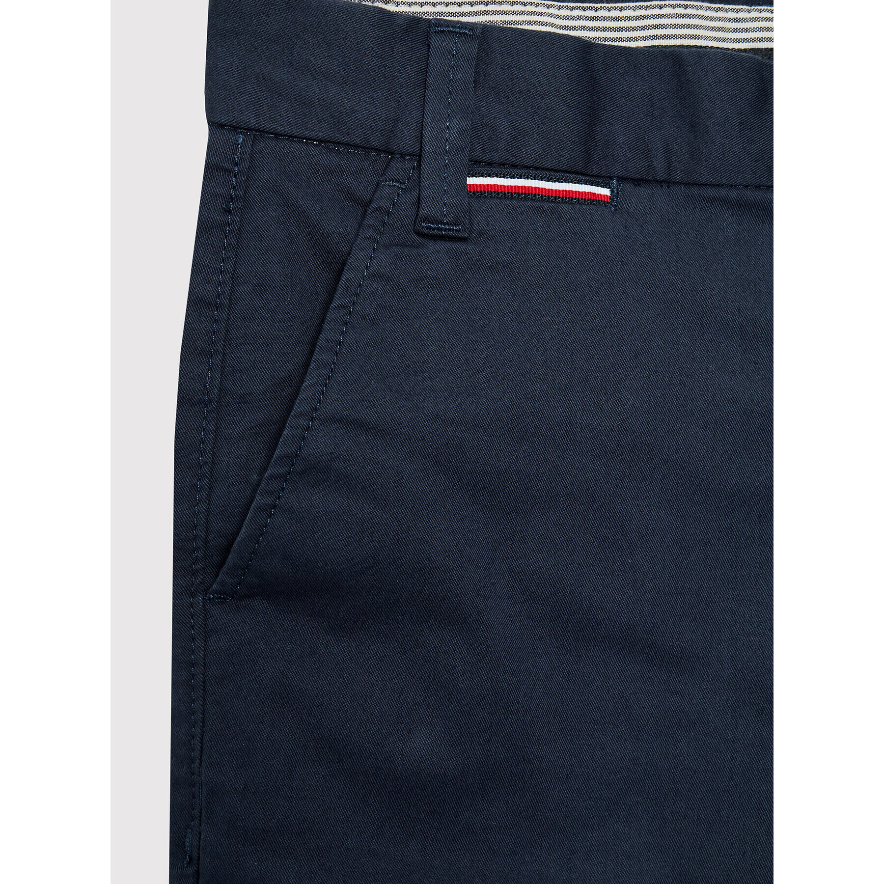 Tommy Hilfiger Pantaloni din material Chino KB0KB07392 D Bleumarin Slim Fit - Pled.ro