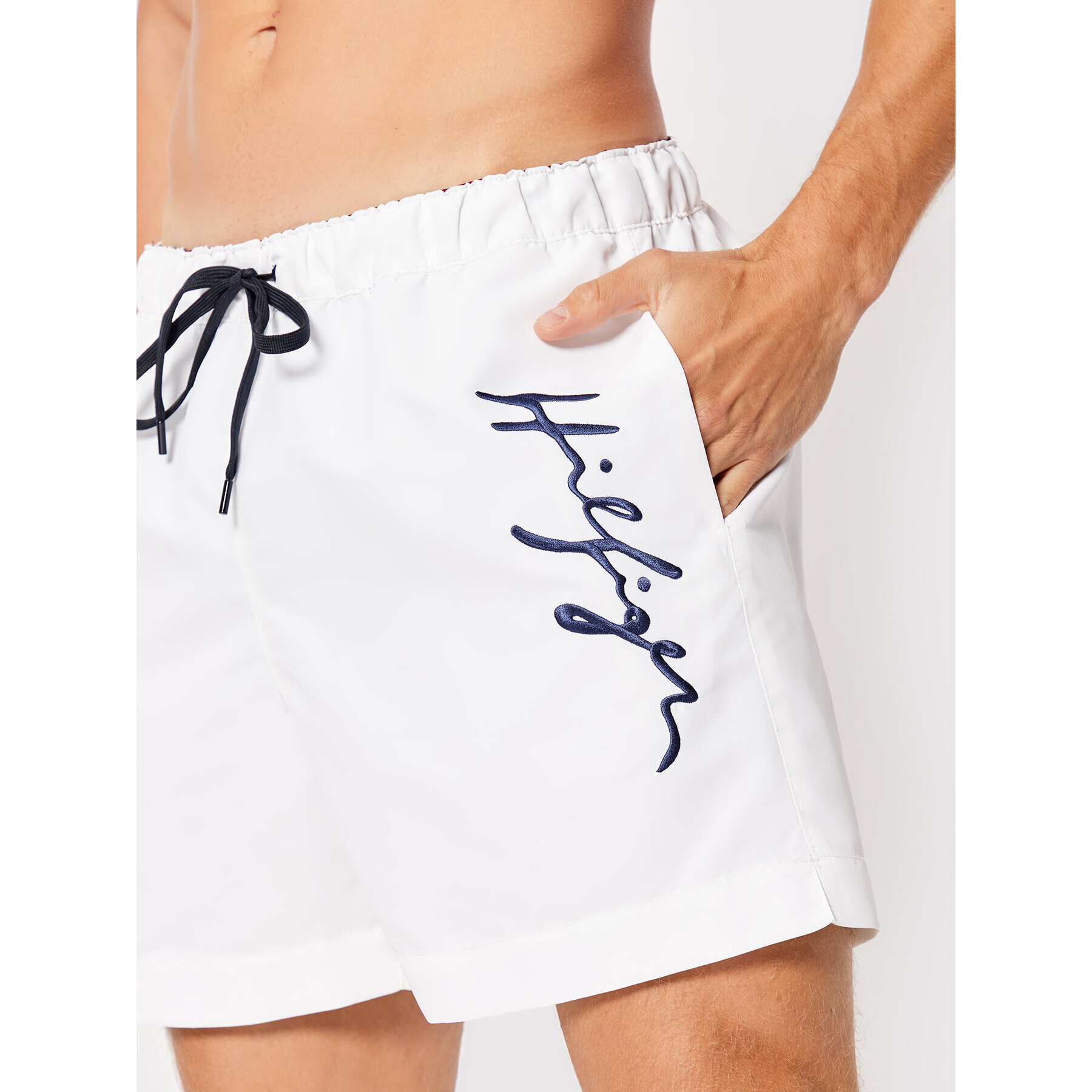 Tommy Hilfiger Pantaloni scurți pentru înot Medium Drawstring UM0UM02299 Alb Regular Fit - Pled.ro