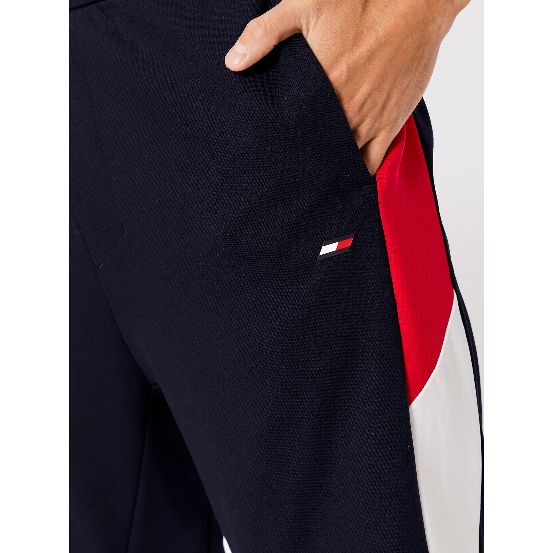 Tommy Hilfiger Pantaloni scurți sport Colorblocked MW0MW26851 Bleumarin Regular Fit - Pled.ro