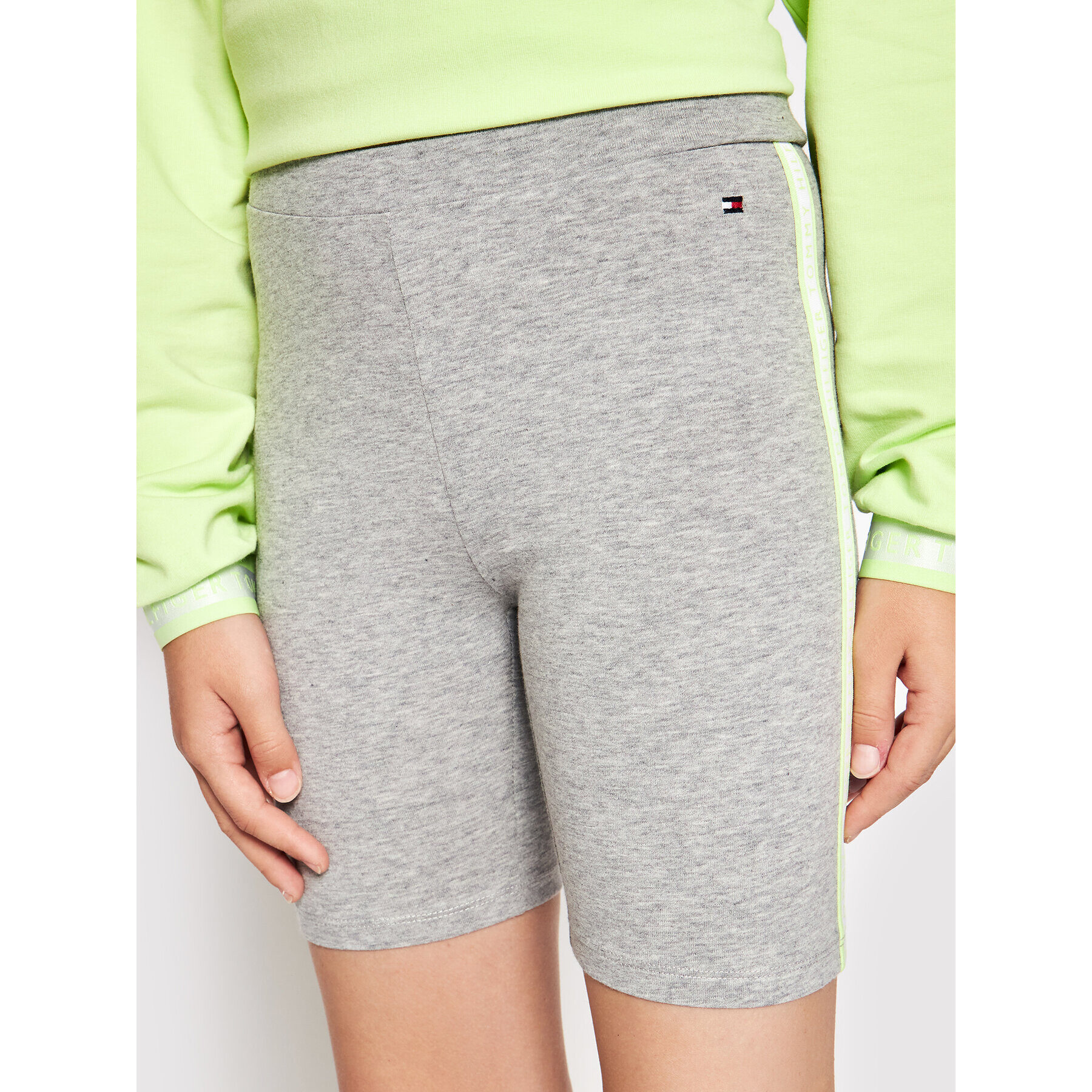 Tommy Hilfiger Pantaloni scurți sport Essential Cycling KG0KG05775 D Gri Slim Fit - Pled.ro