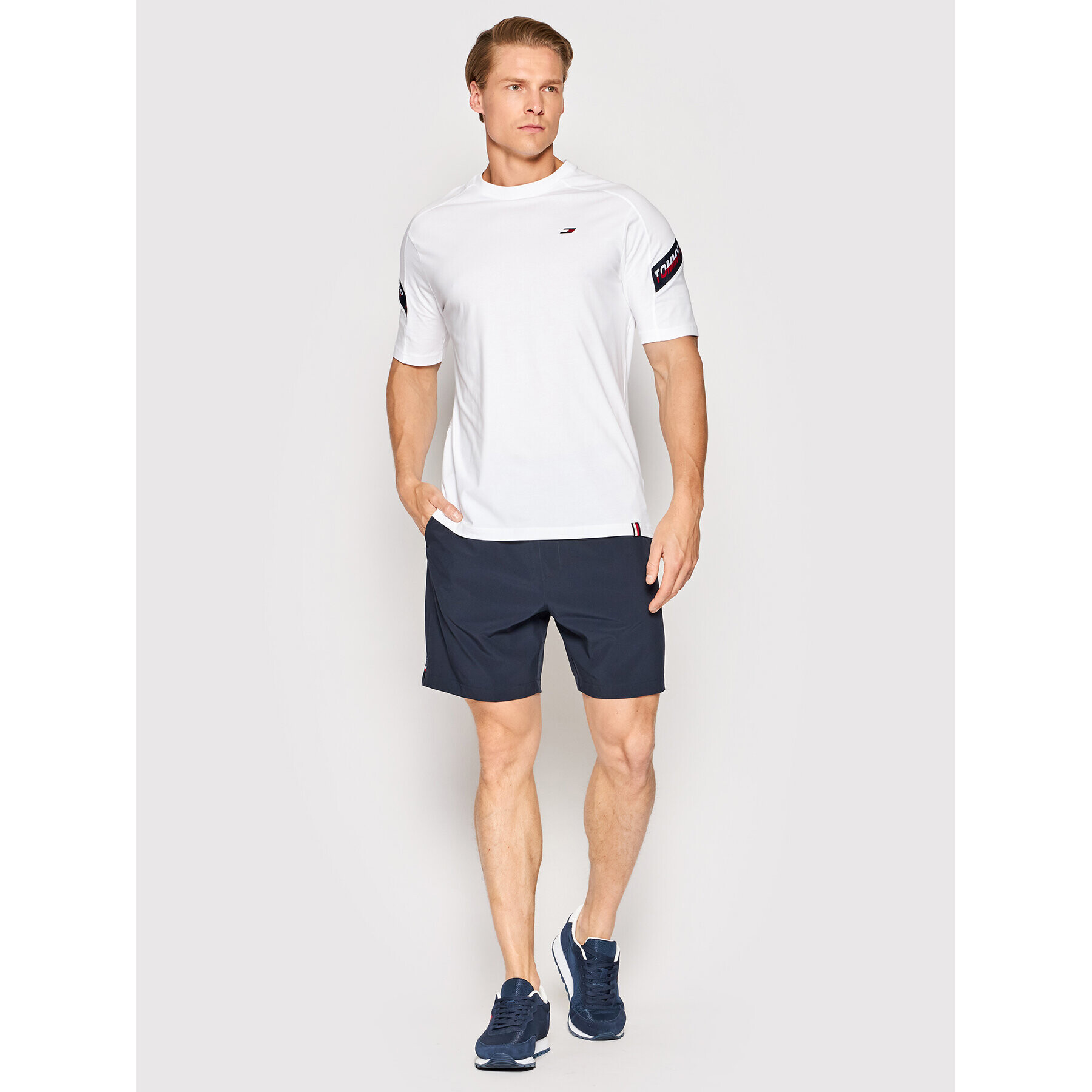 Tommy Hilfiger Pantaloni scurți sport Essential Training MW0MW22881 Bleumarin Regular Fit - Pled.ro