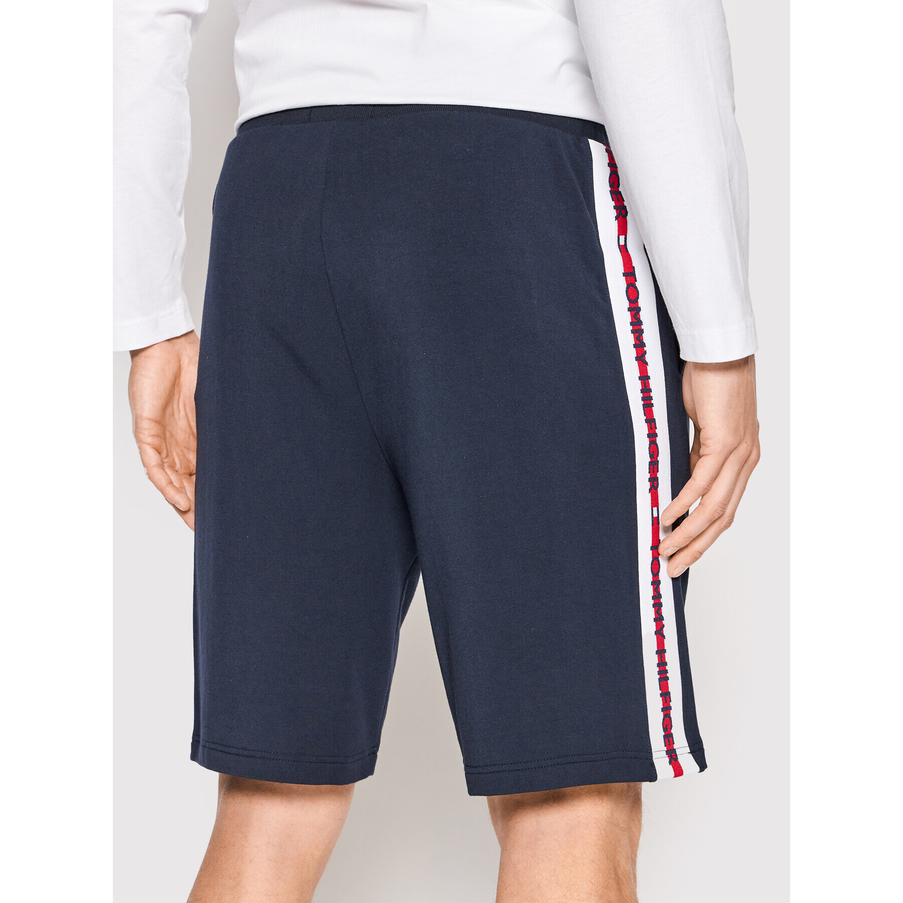 Tommy Hilfiger Pantaloni scurți sport Track UM0UM01938 Bleumarin Regular Fit - Pled.ro