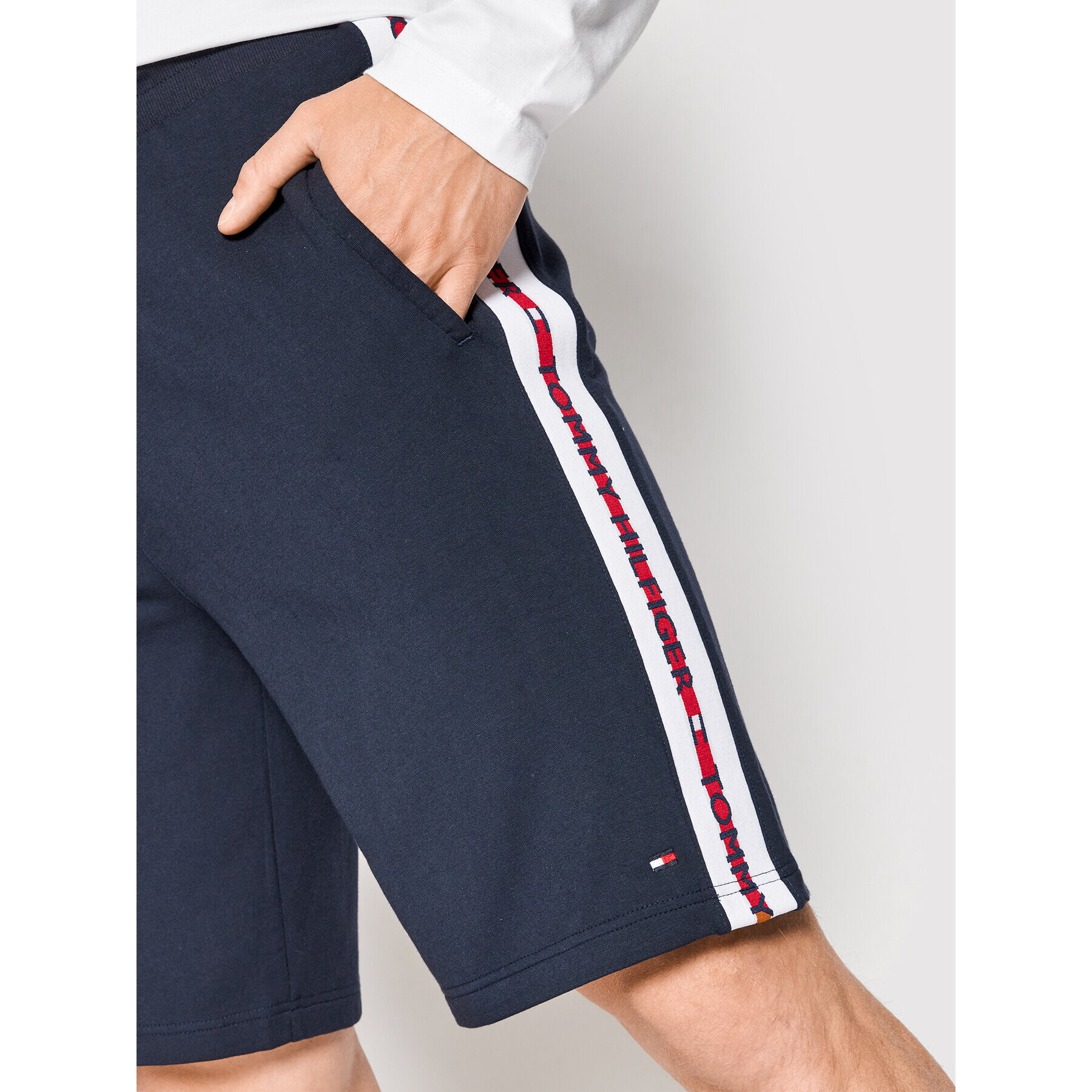 Tommy Hilfiger Pantaloni scurți sport Track UM0UM01938 Bleumarin Regular Fit - Pled.ro