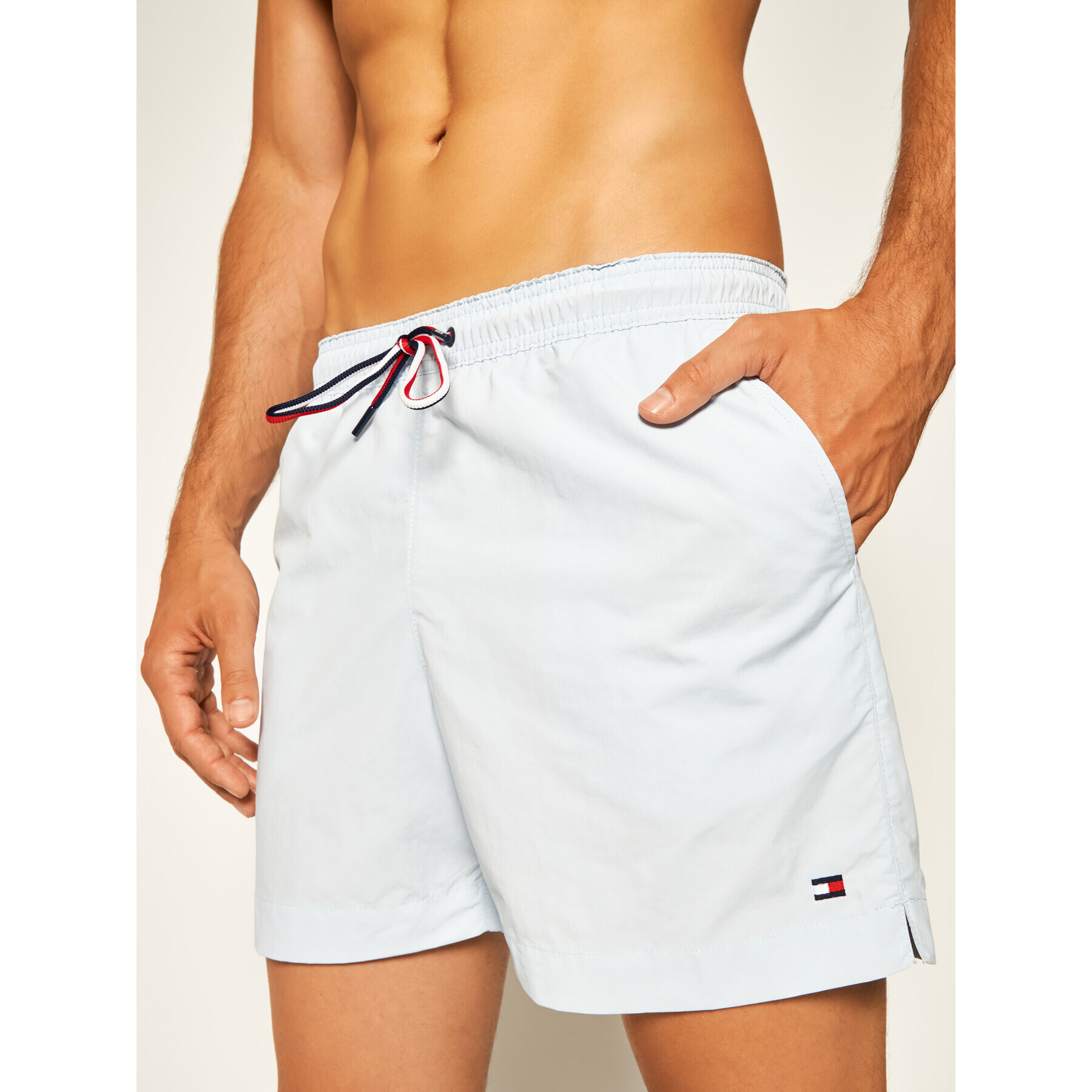 Tommy Hilfiger Pantaloni scurți pentru înot Medium Drawstring UM0UM01710 Albastru Regular Fit - Pled.ro