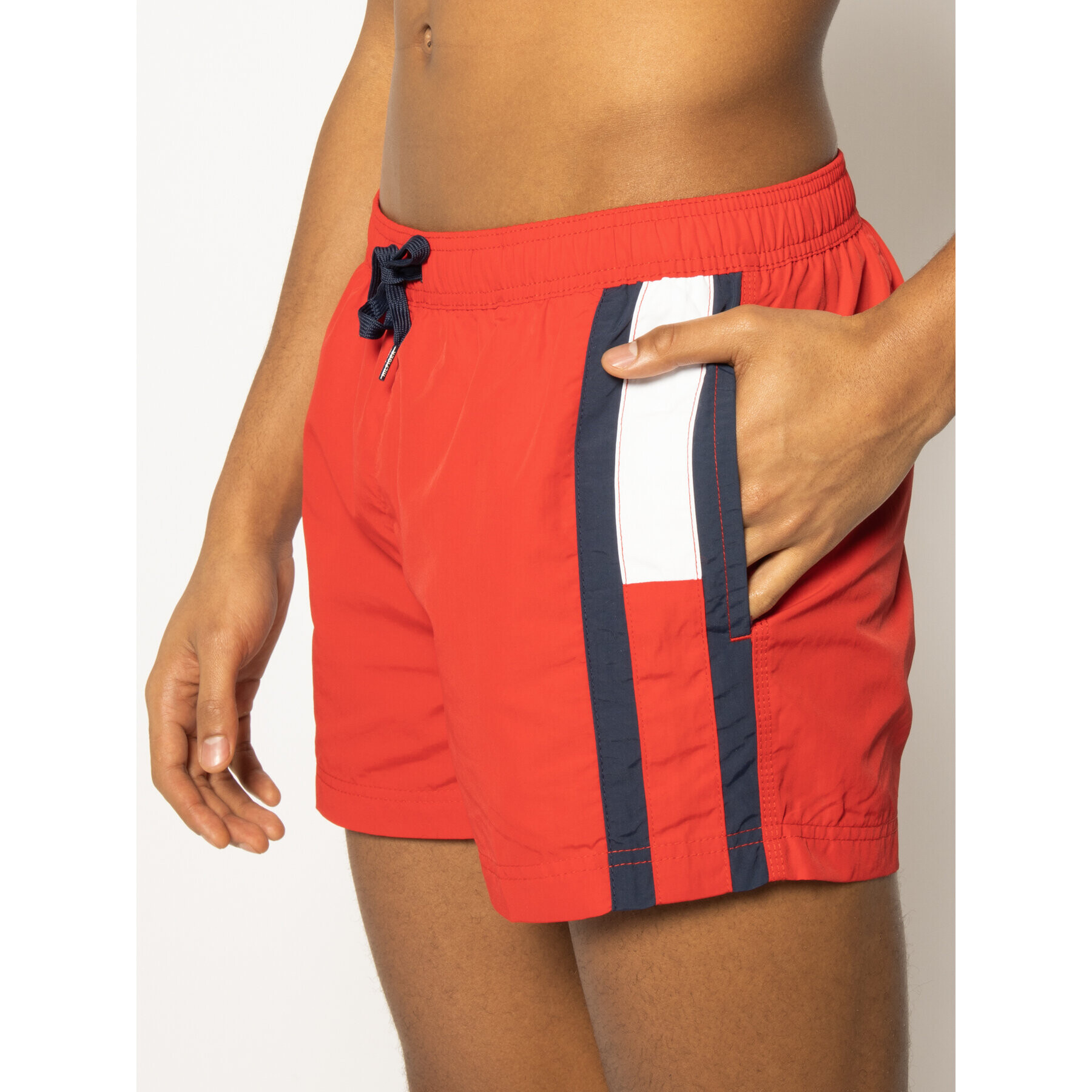 Tommy Hilfiger Pantaloni scurți pentru înot Short Drawstring UM0UM01698 Roșu Regular Fit - Pled.ro