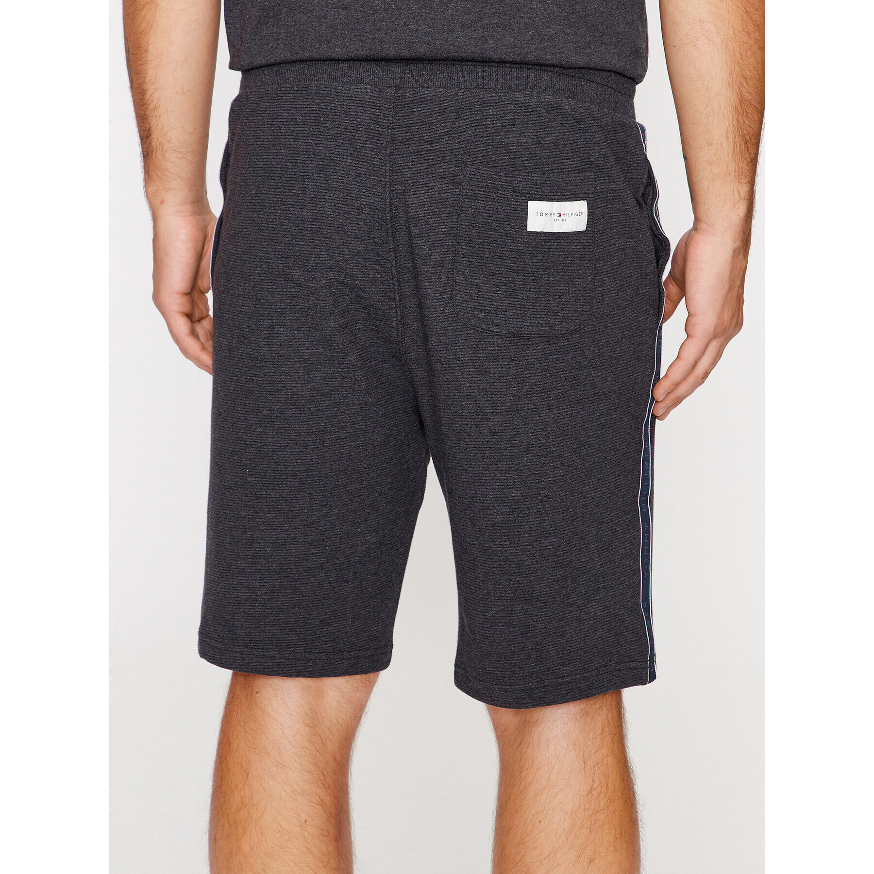 Tommy Hilfiger Pantaloni scurți sport UM0UM03008 Gri Regular Fit - Pled.ro