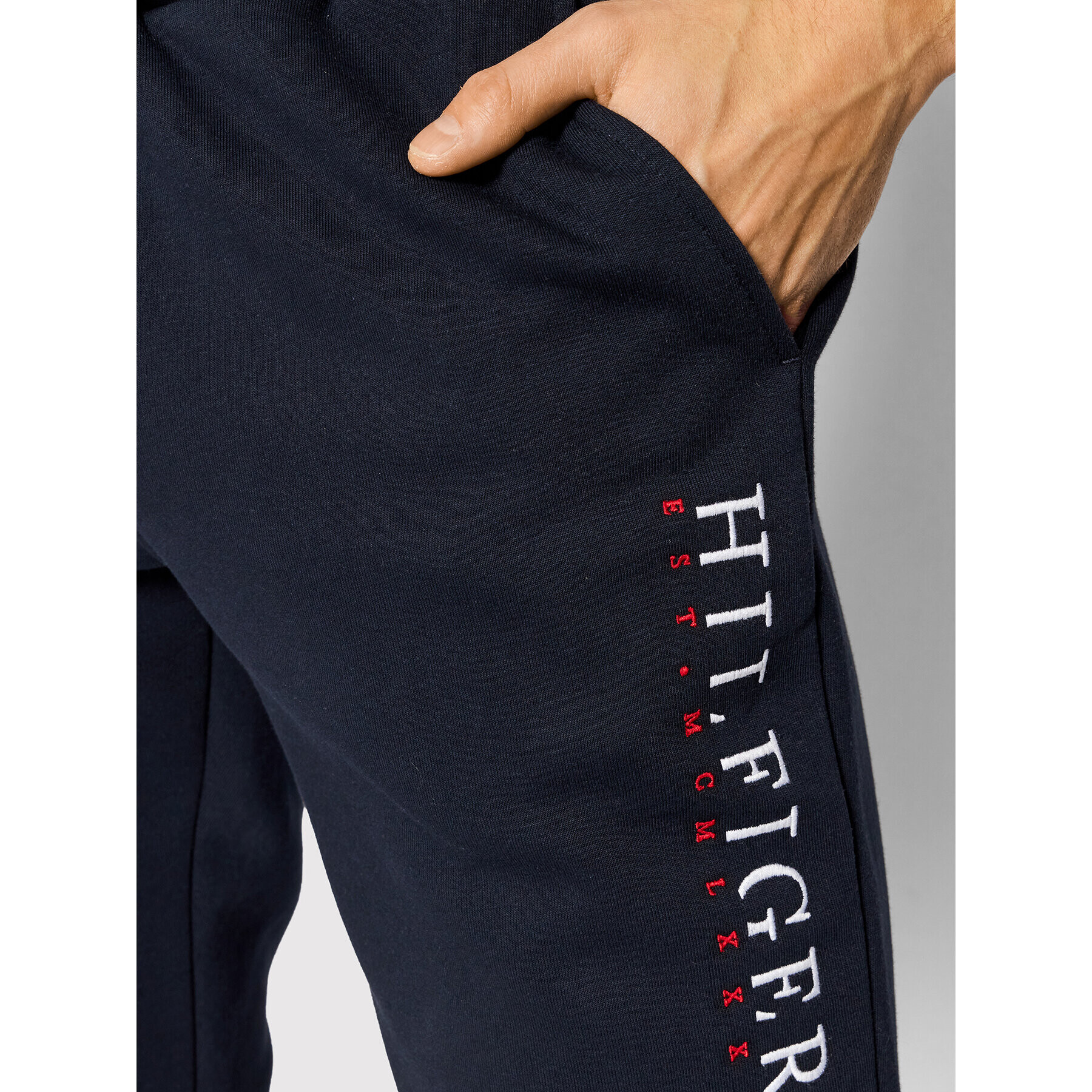 Tommy Hilfiger Pantaloni trening Corp Graphic MW0MW22205 Bleumarin Regular Fit - Pled.ro