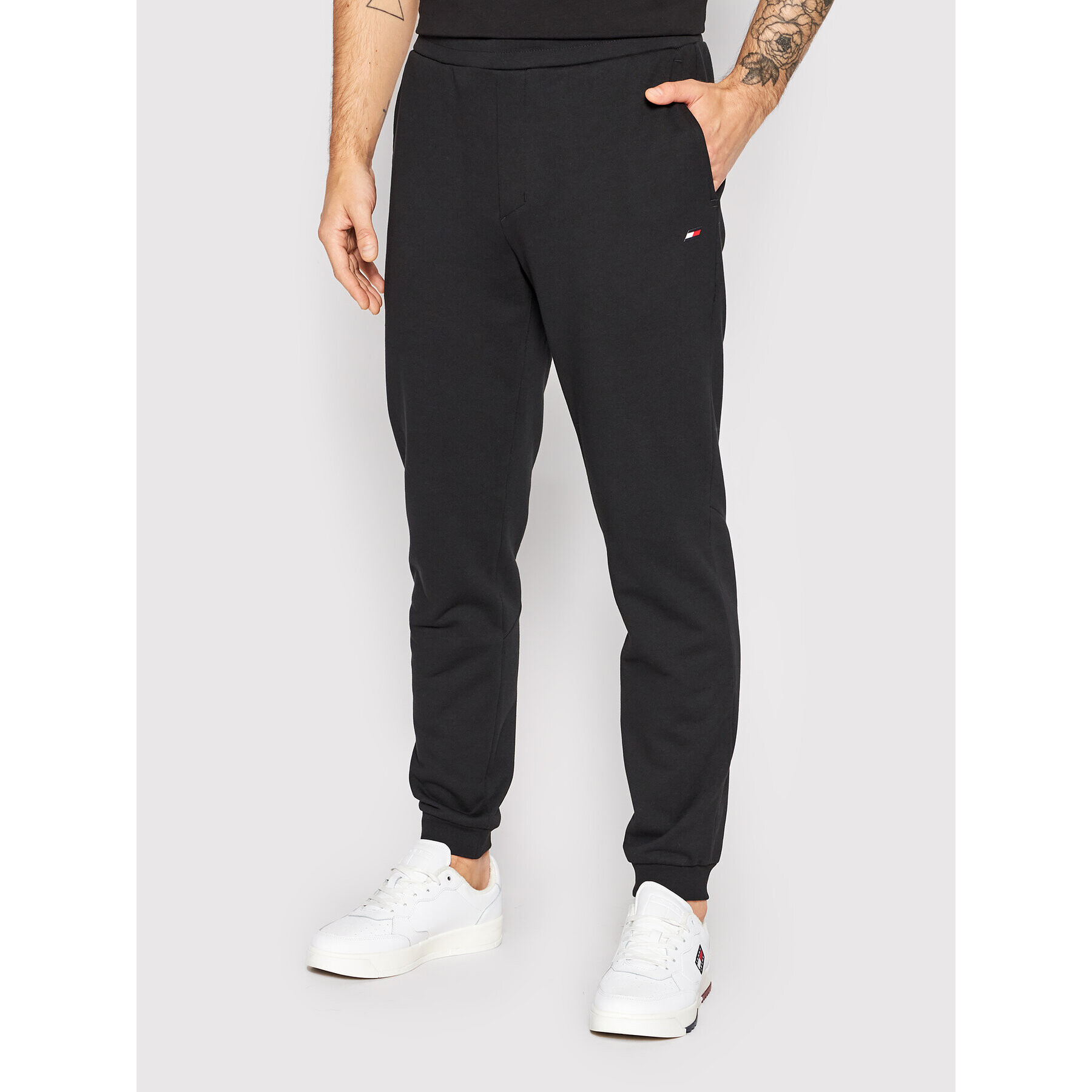 Tommy Hilfiger Pantaloni trening Essentials MW0MW22740 Negru Regular Fit - Pled.ro