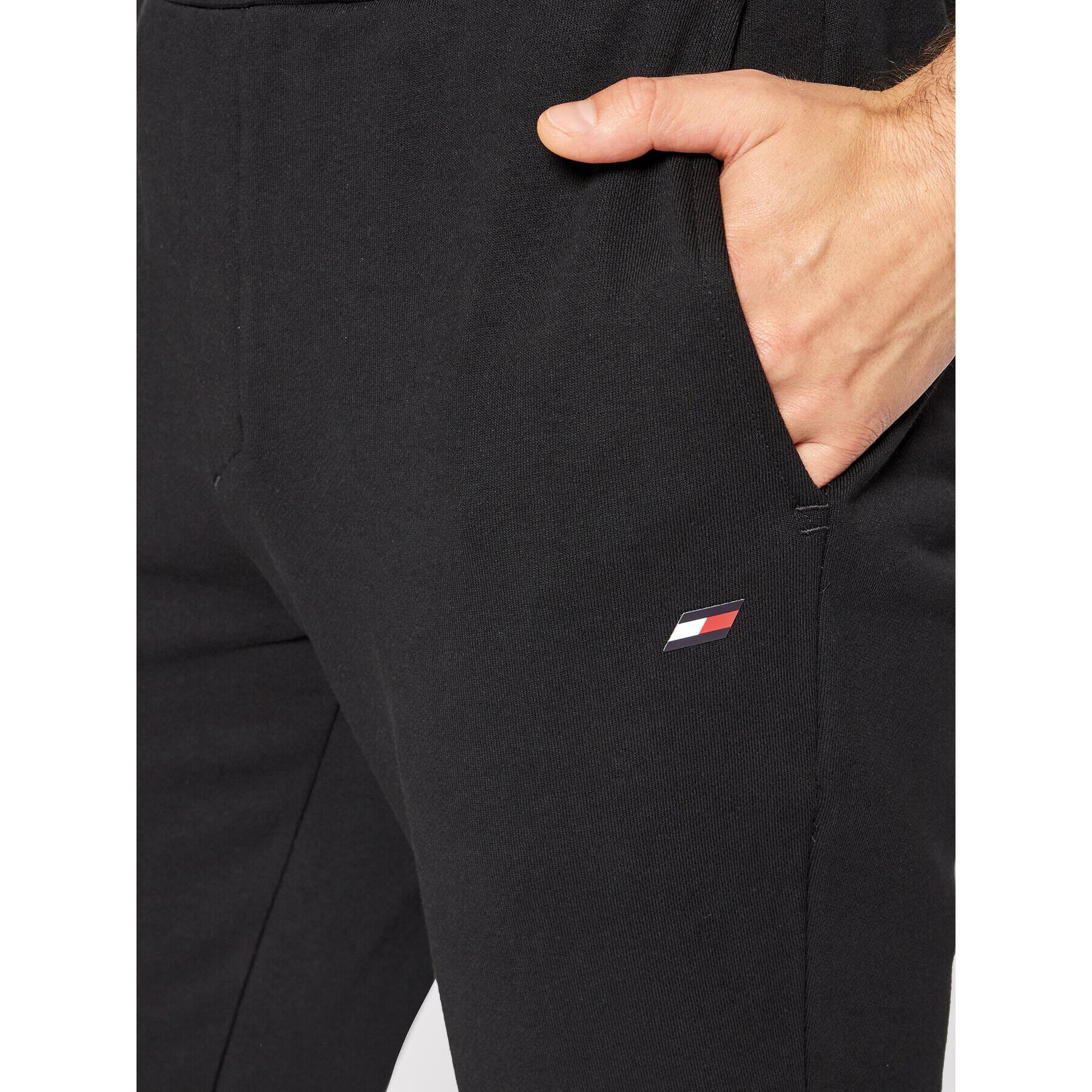 Tommy Hilfiger Pantaloni trening Essentials MW0MW22740 Negru Regular Fit - Pled.ro