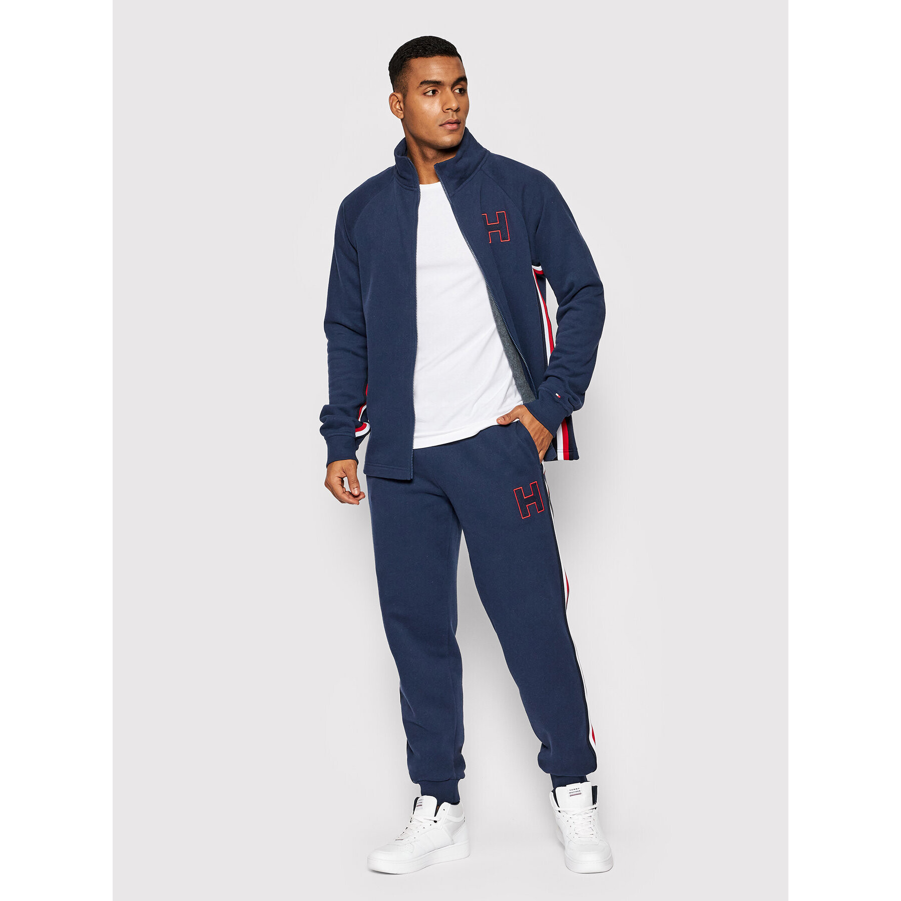 Tommy Hilfiger Pantaloni trening Hwk UM0UM02353 Bleumarin Regular Fit - Pled.ro