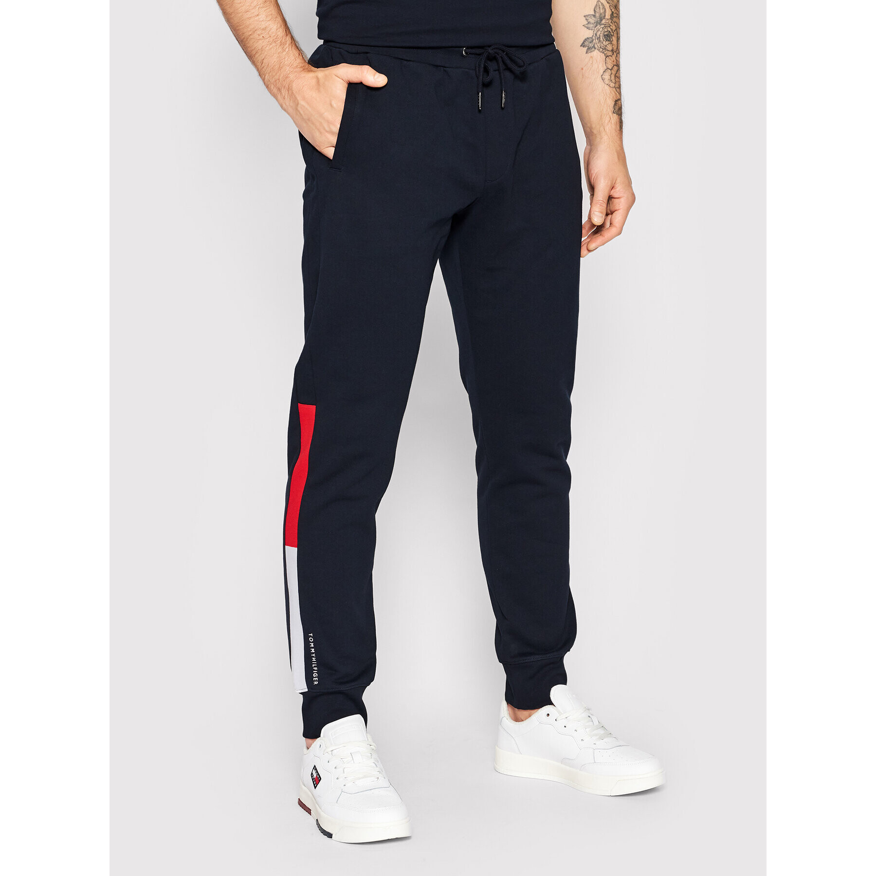 Tommy Hilfiger Pantaloni trening Jacquard MW0MW24537 Bleumarin Regular Fit - Pled.ro