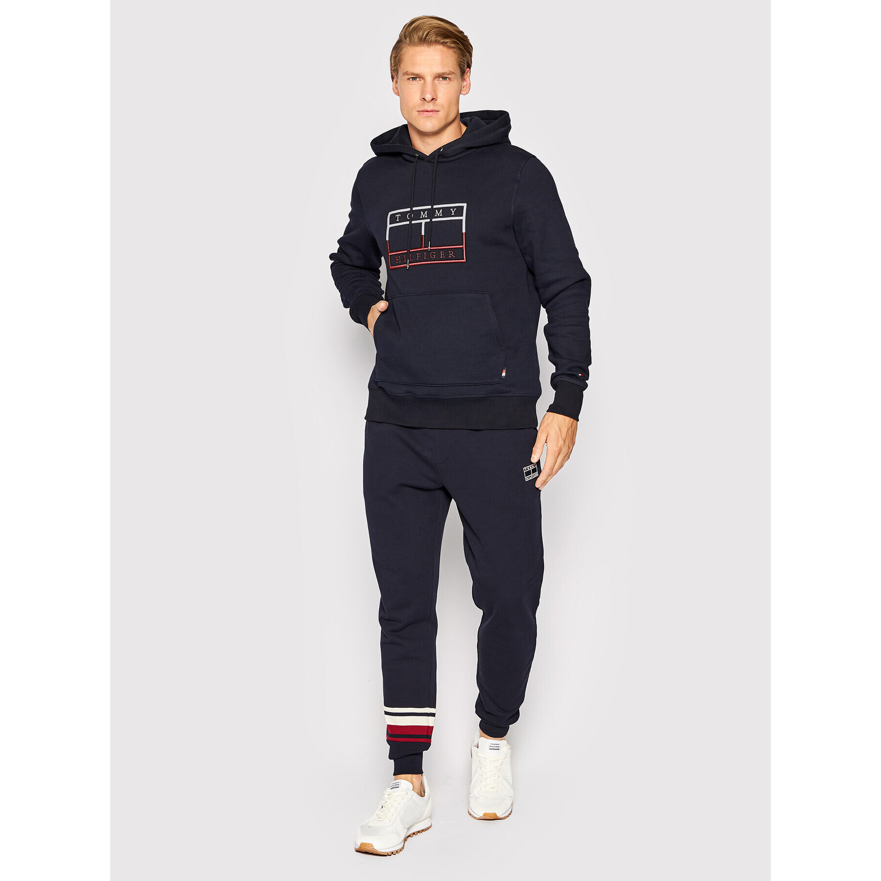 Tommy Hilfiger Pantaloni trening Stripe Detail MW0MW25768 Bleumarin Regular Fit - Pled.ro