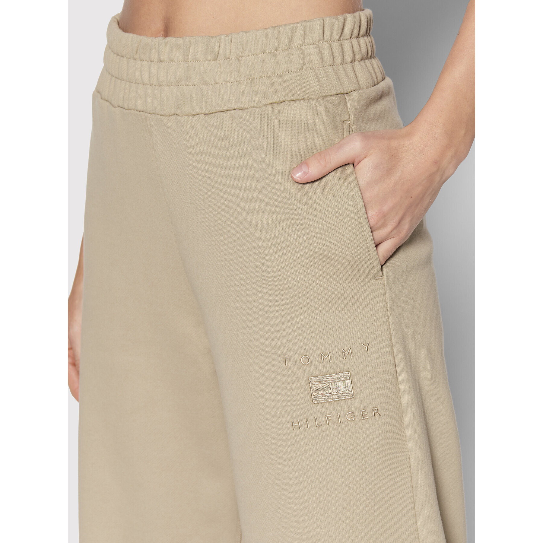 Tommy Hilfiger Pantaloni trening WW0WW34670 Bej Relaxed Fit - Pled.ro