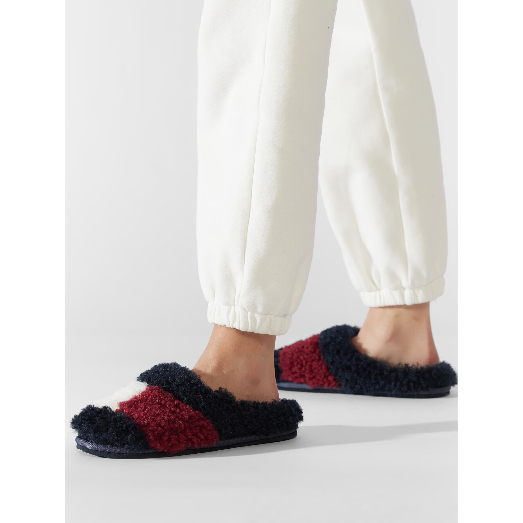 Tommy Hilfiger Papuci de casă Th Home Slipper Sherpa Fur FW0FW06577 Bleumarin - Pled.ro