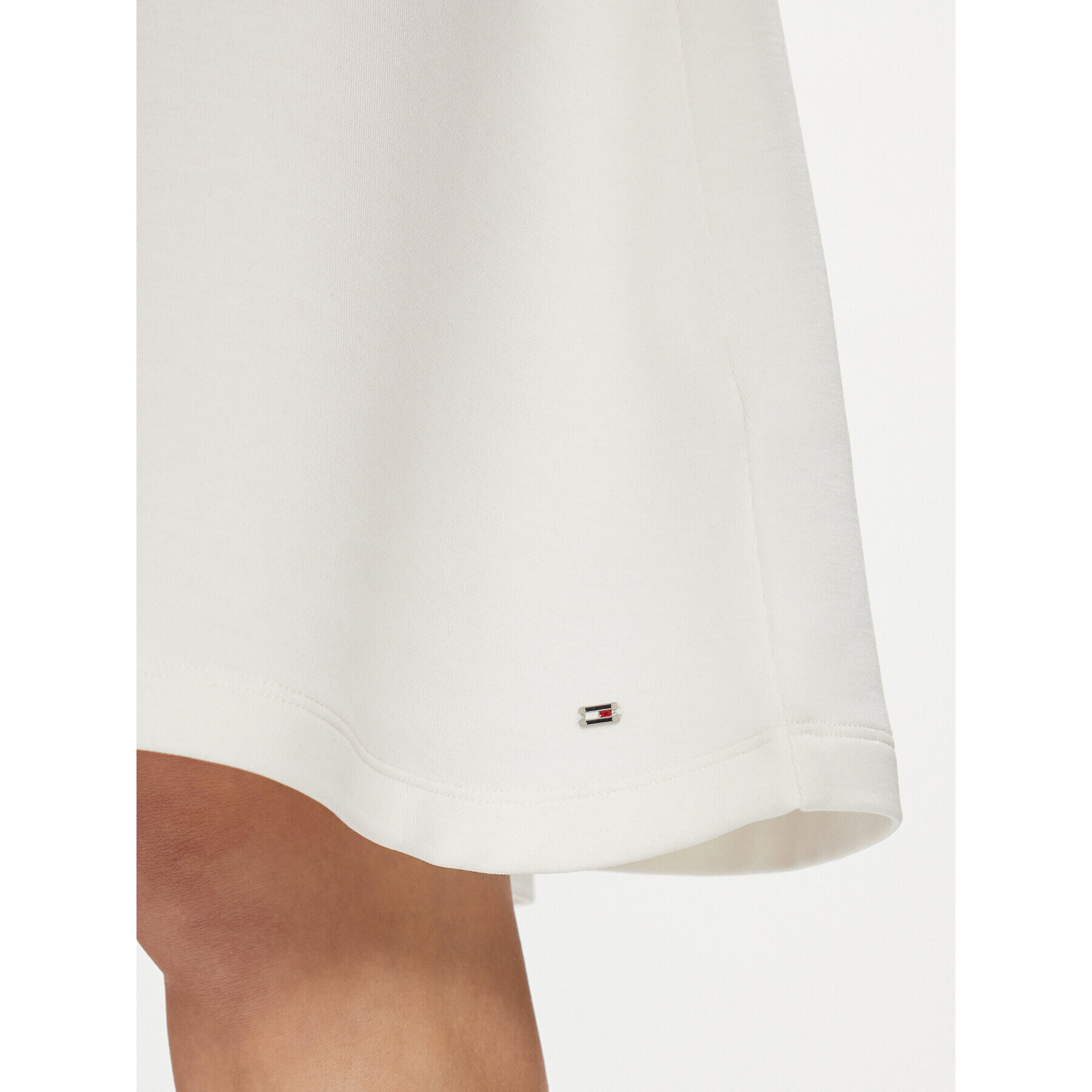 Tommy Hilfiger Rochie cocktail Shiny Interlock V-Nk Ns Knee Drs WW0WW40731 Écru Slim Fit - Pled.ro