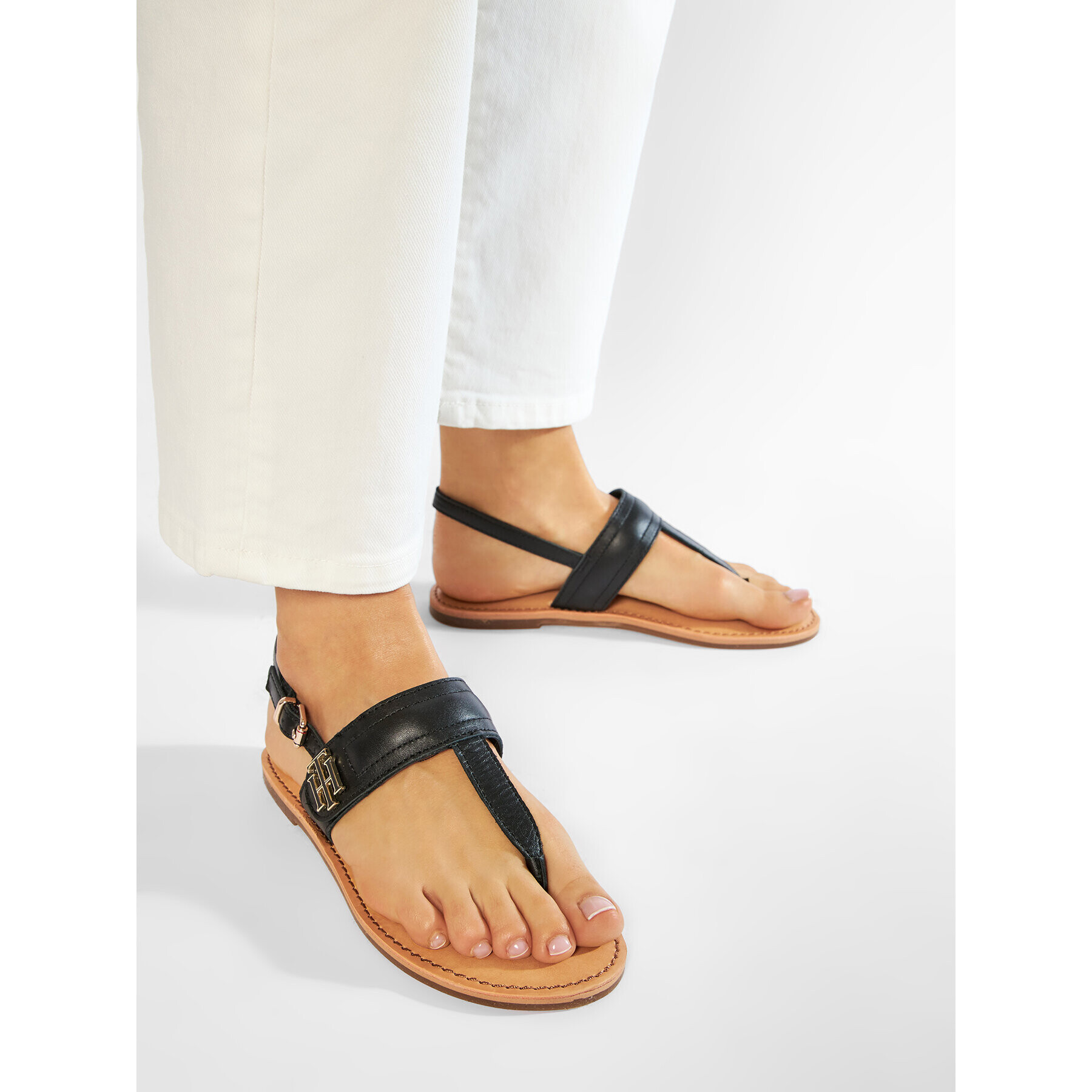 Tommy Hilfiger Sandale Hardware Th Flat Leather Sandal FW0FW05912 Negru - Pled.ro