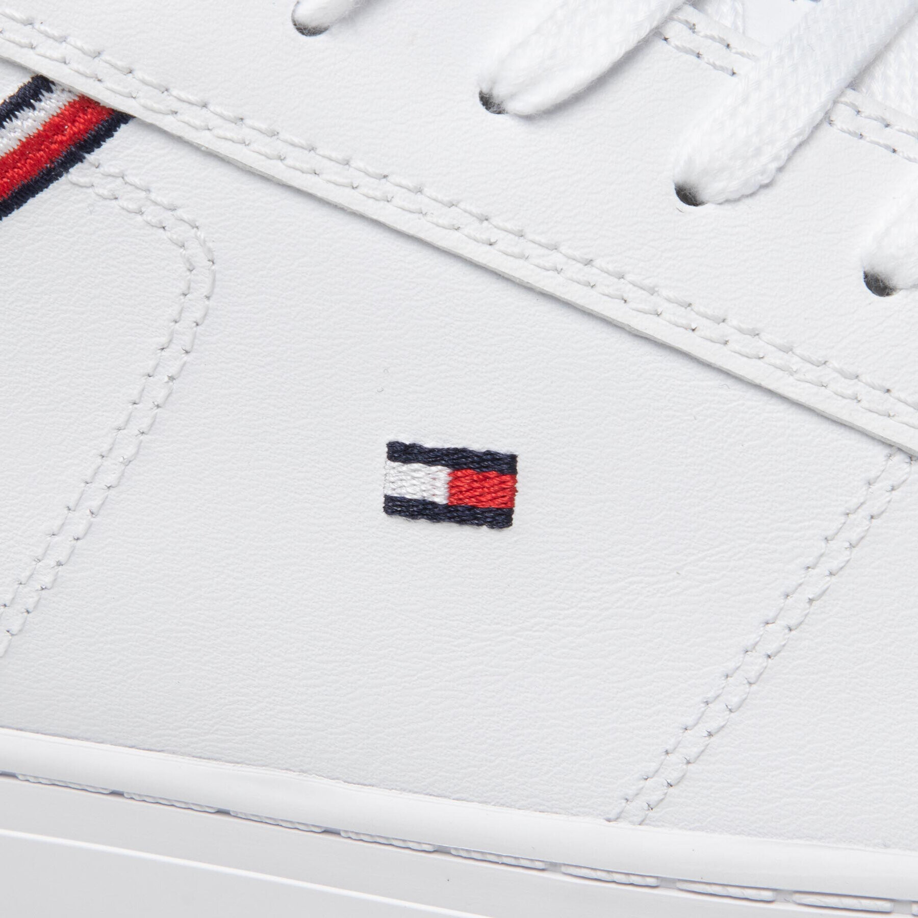 Tommy Hilfiger Sneakers Essential Leather Sneaker Detail FM0FM03887 Alb - Pled.ro