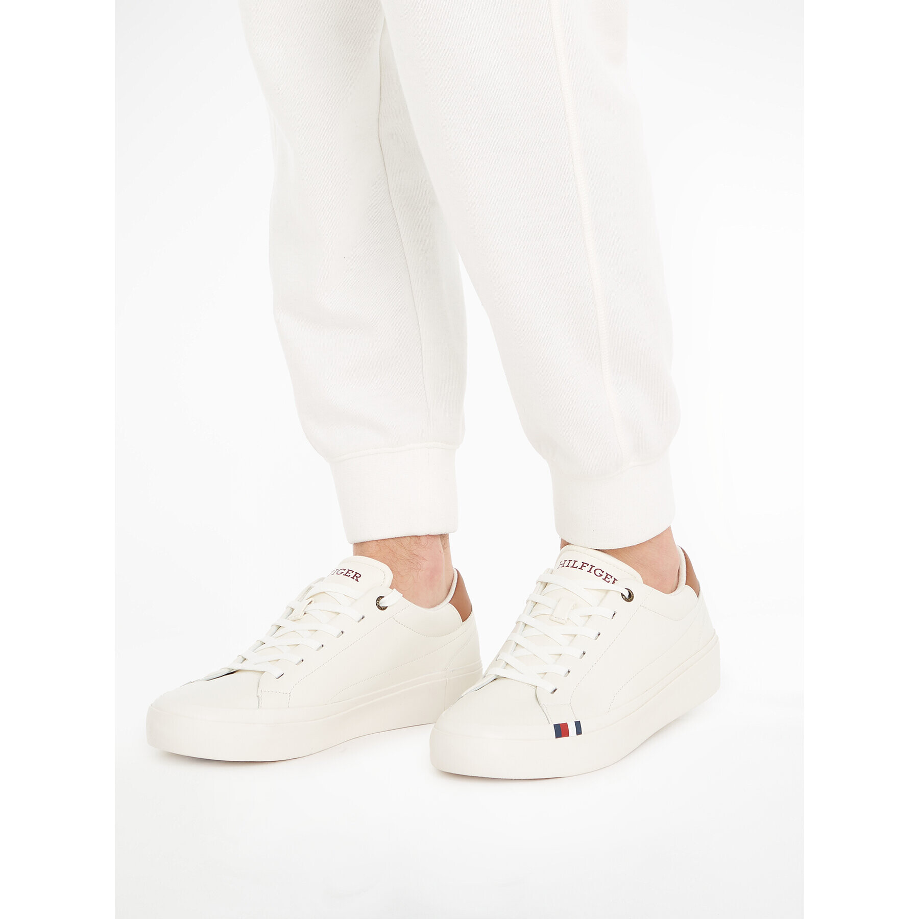 Tommy Hilfiger Sneakers Modern Vulc Lth Low Wl FM0FM04819 Alb - Pled.ro