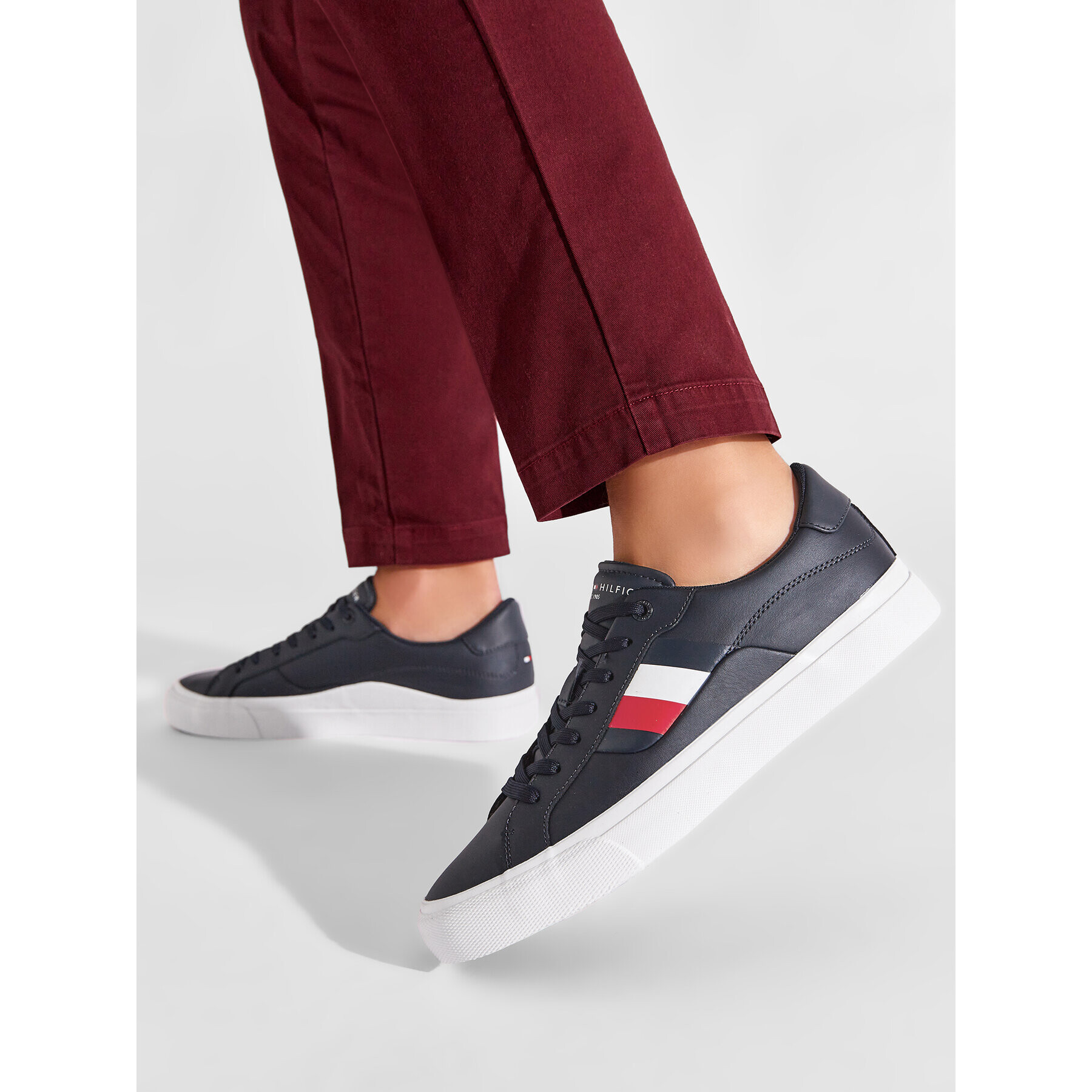 Tommy Hilfiger Teniși Core Stripes Vulc Leather FM0FM04140 Bleumarin - Pled.ro