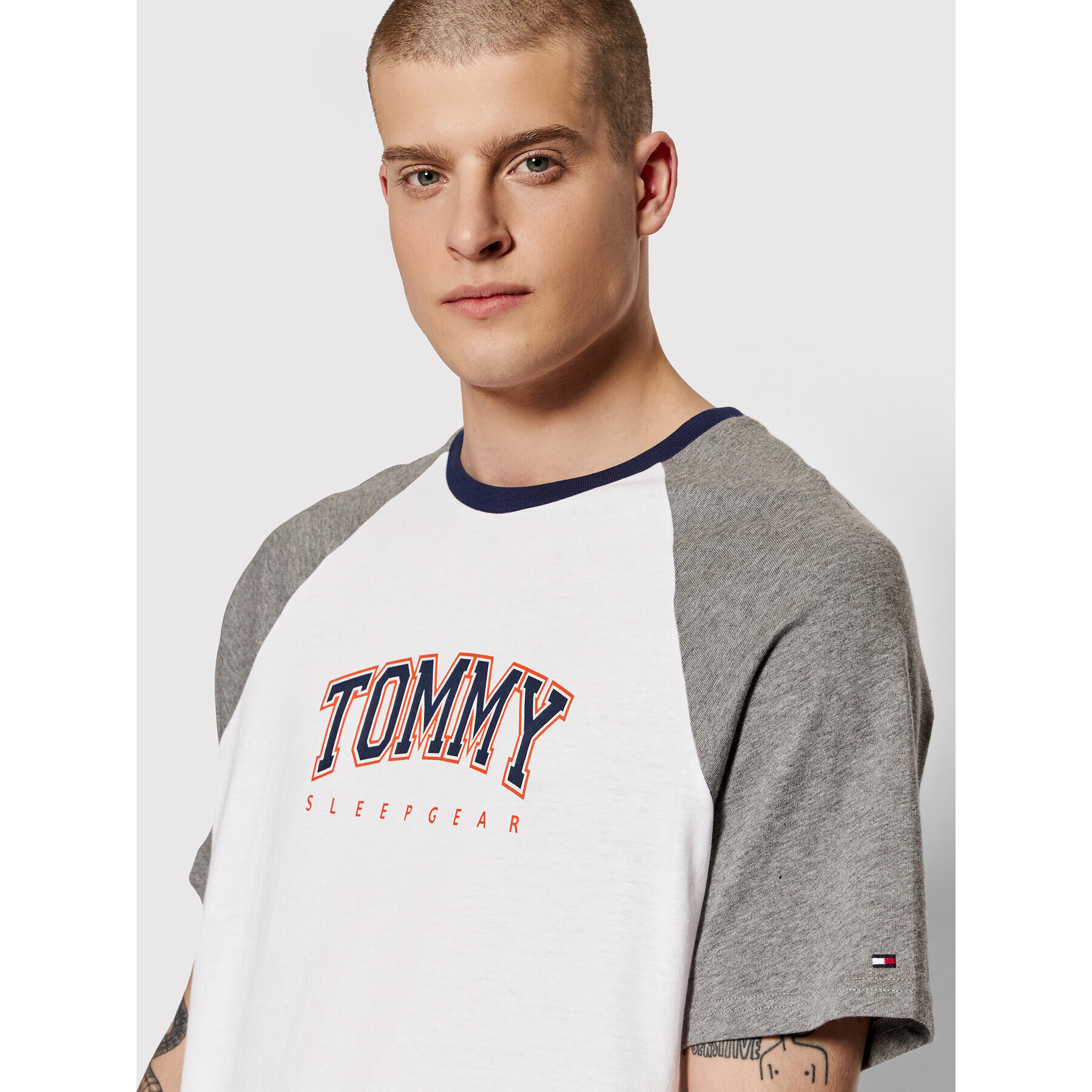 Tommy Hilfiger Tricou Cn Ss Logo UM0UM02351 Alb Regular Fit - Pled.ro