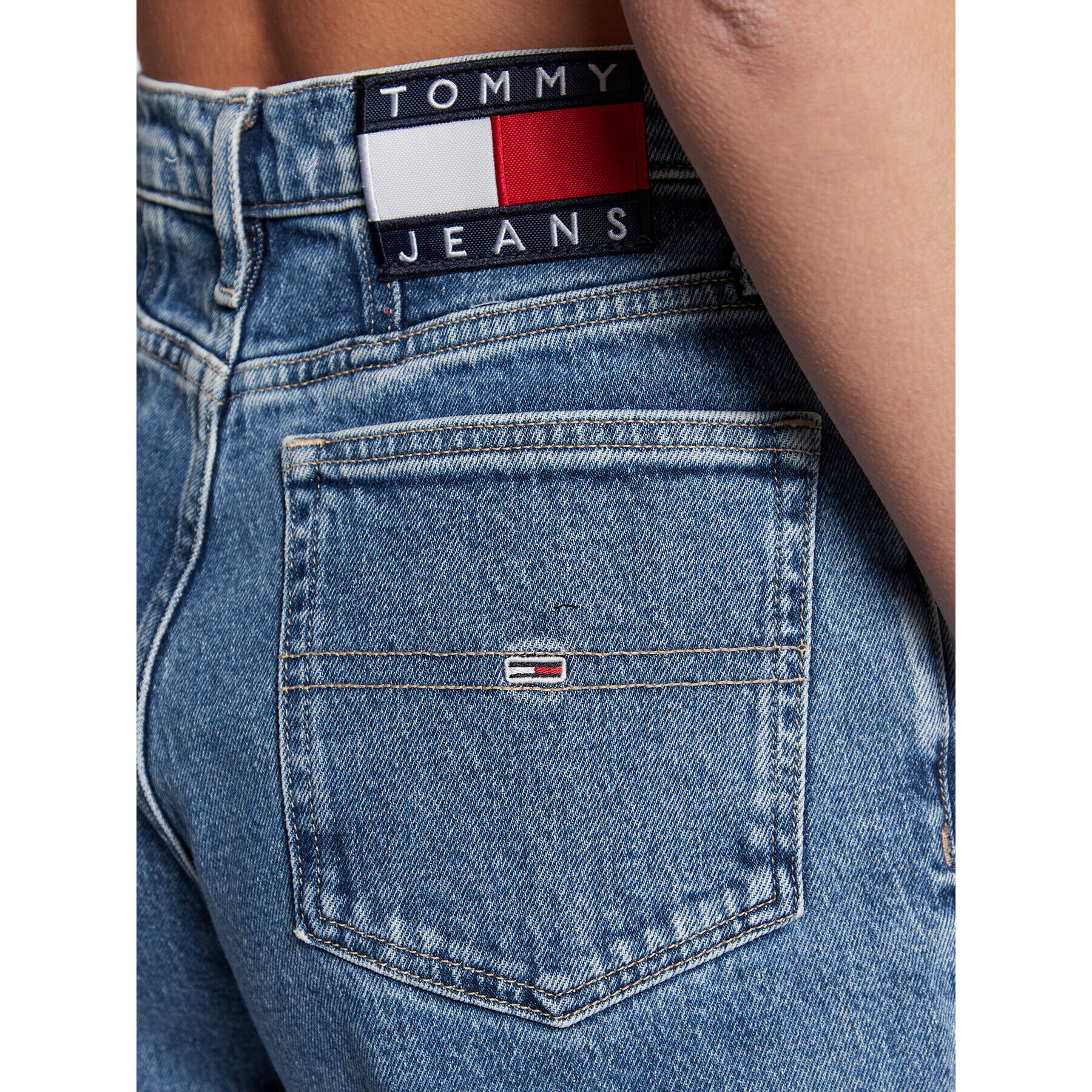 Tommy Jeans Blugi Mom Jean DW0DW14785 Albastru Relaxed Fit - Pled.ro