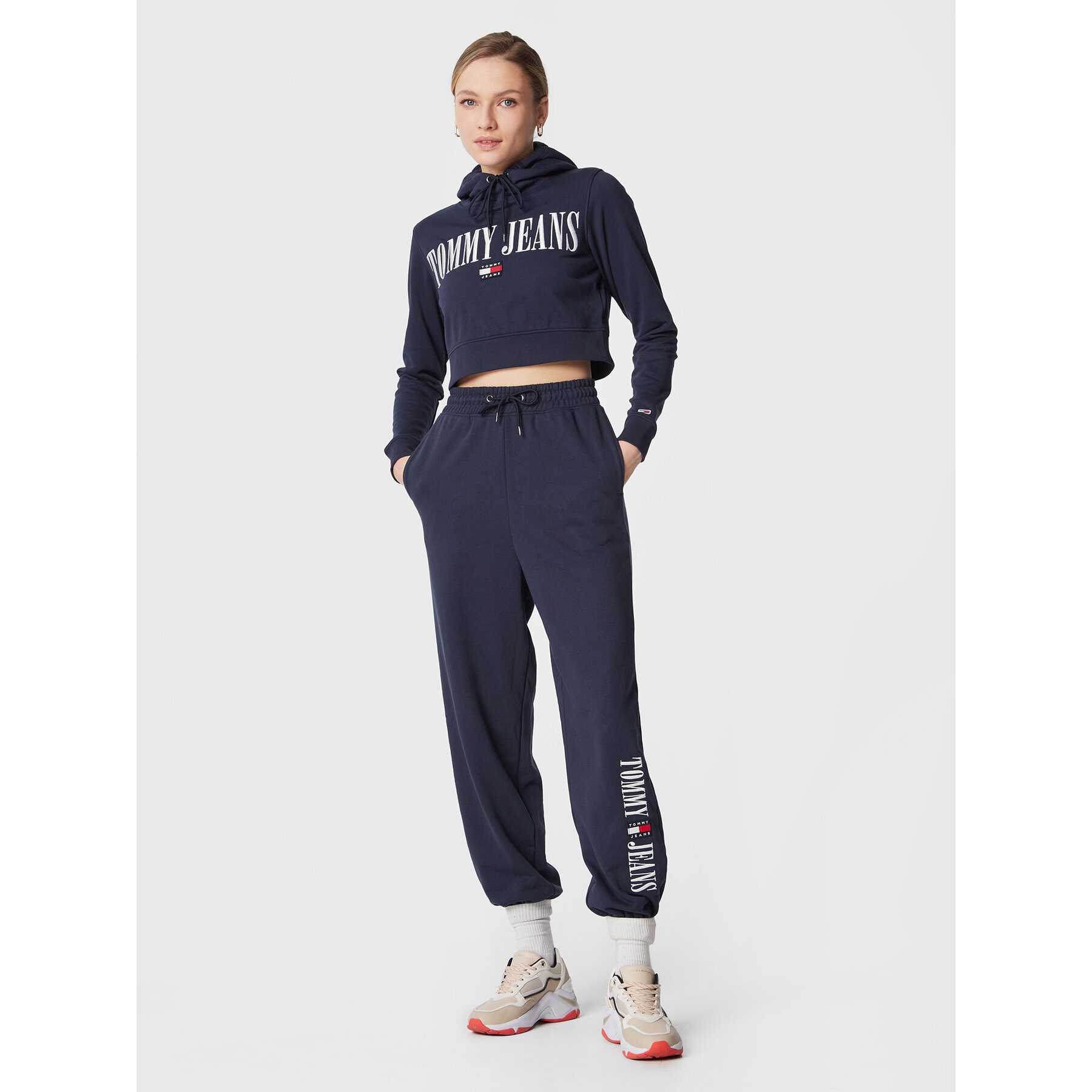 Tommy Jeans Bluză Archive DW0DW14927 Bleumarin Cropped Fit - Pled.ro