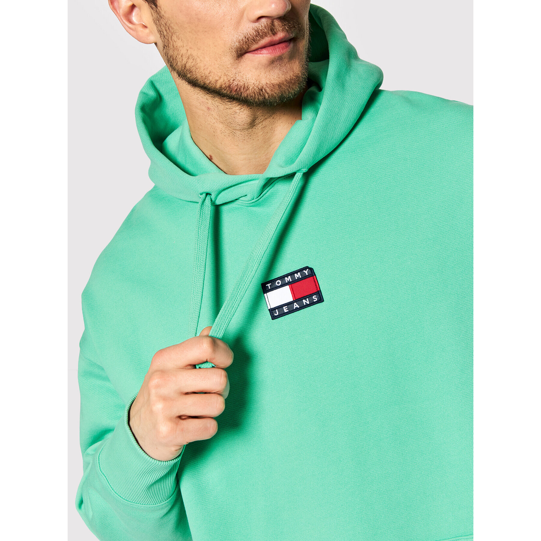 Tommy Jeans Bluză Badge DM0DM10904 Verde Regular Fit - Pled.ro