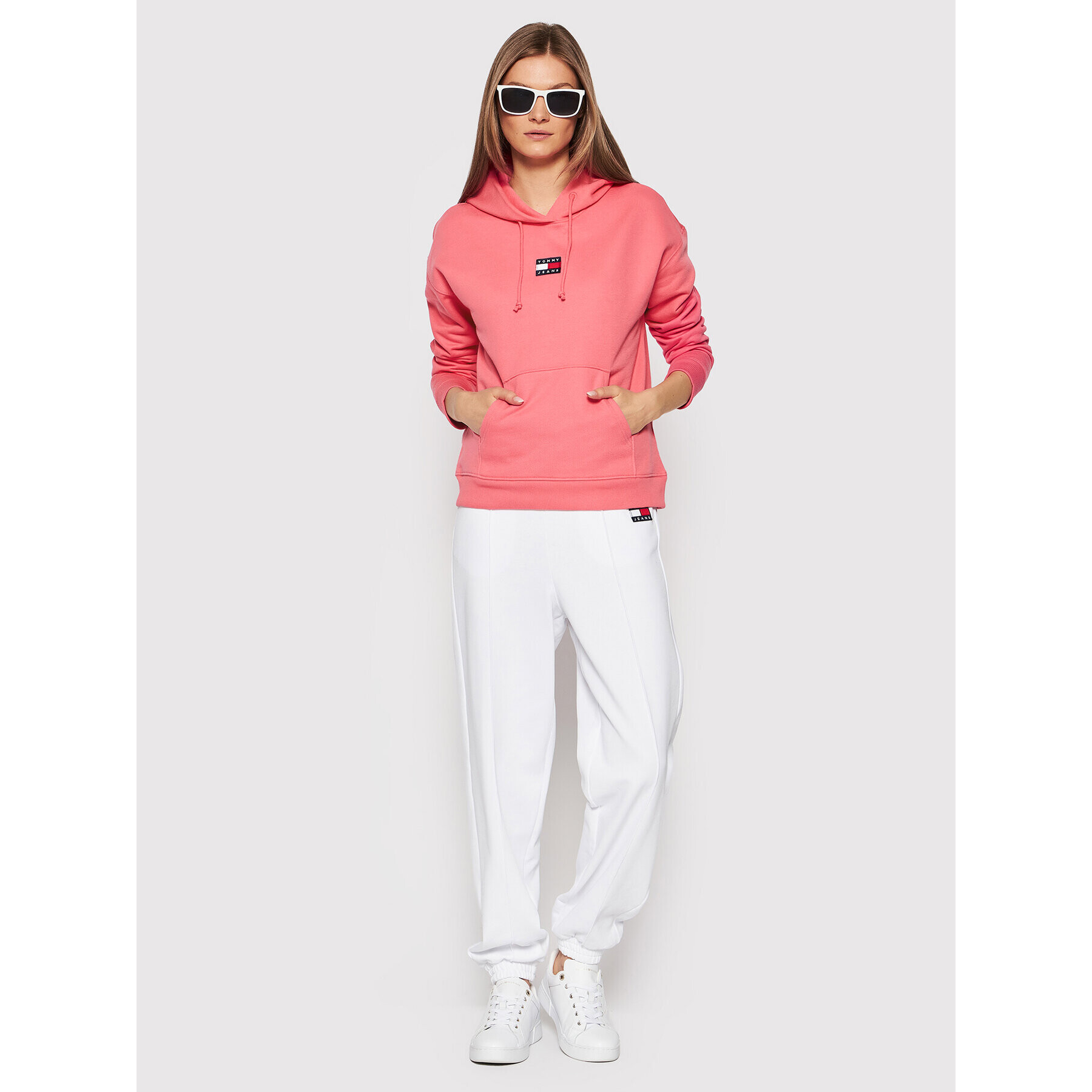 Tommy Jeans Bluză Center Badge DW0DW10403 Roz Relaxed Fit - Pled.ro