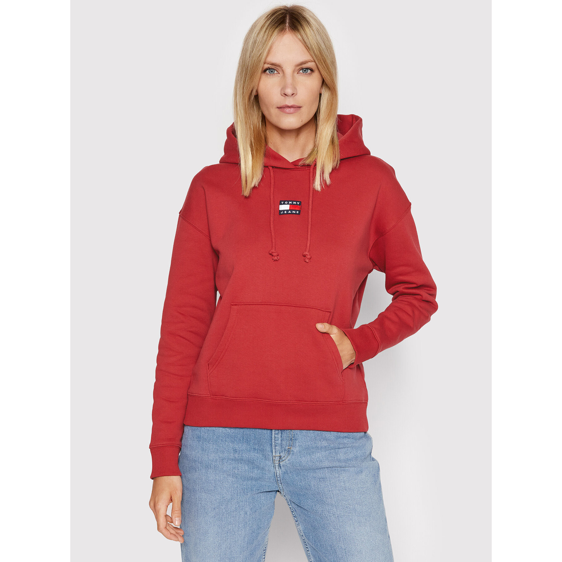 Tommy Jeans Bluză Center Badge DW0DW10403 Vișiniu Relaxed Fit - Pled.ro