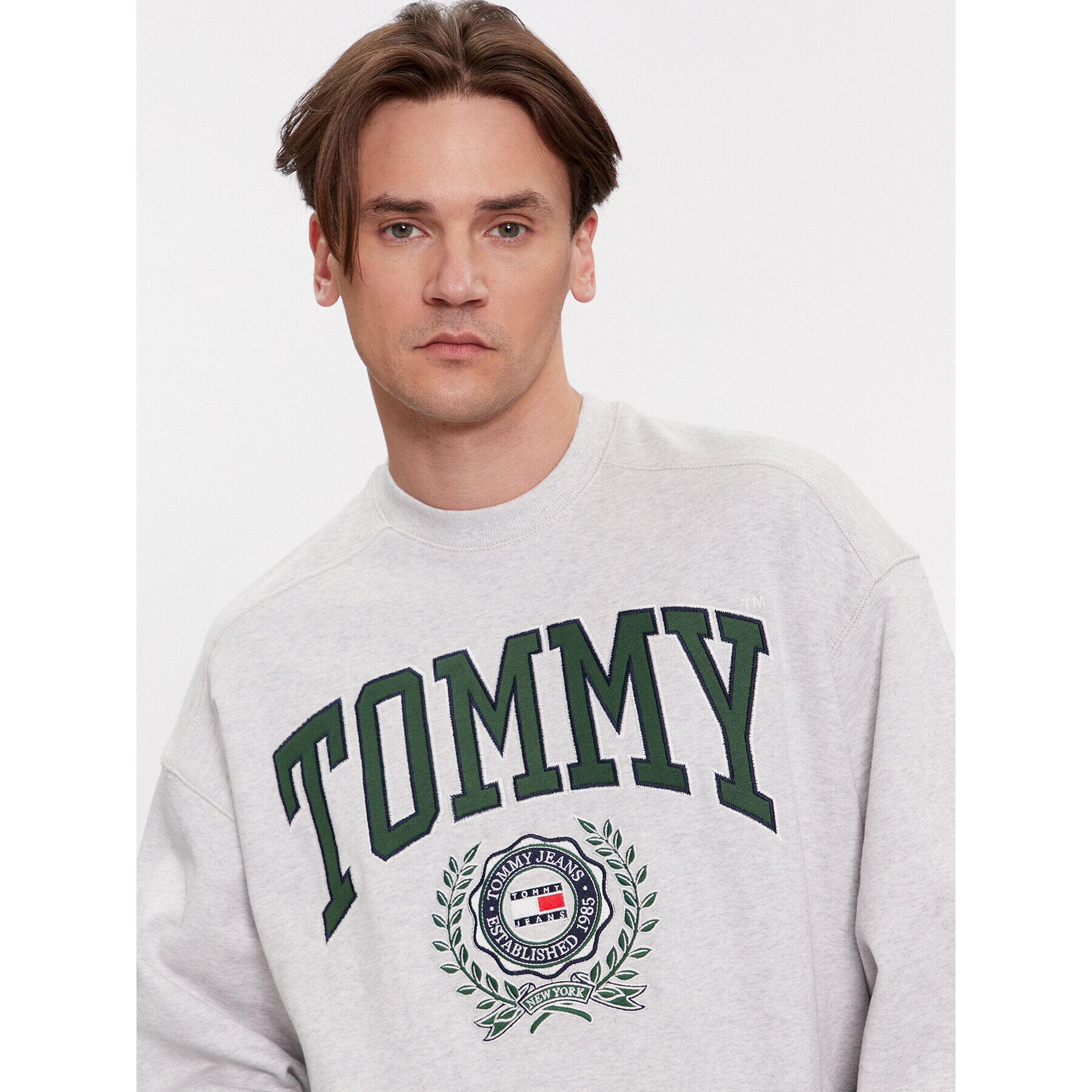 Tommy Jeans Bluză College Graphic DM0DM16804 Gri Boxy Fit - Pled.ro