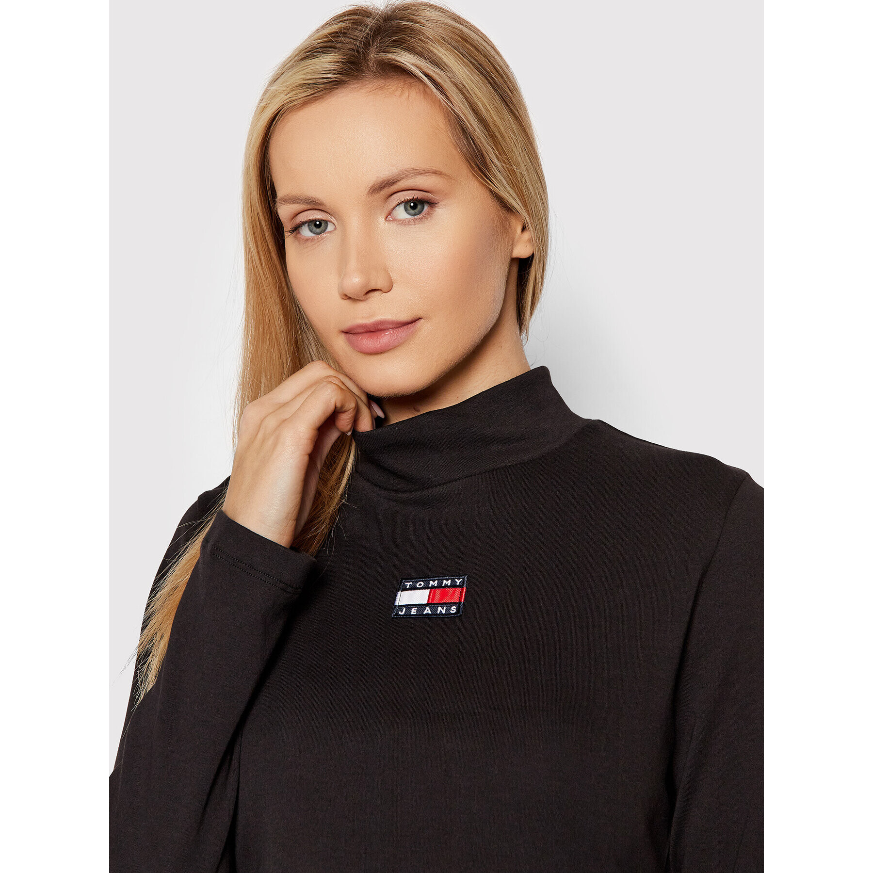 Tommy Jeans Bluză Crop Badge DW0DW12943 Negru Regular Fit - Pled.ro