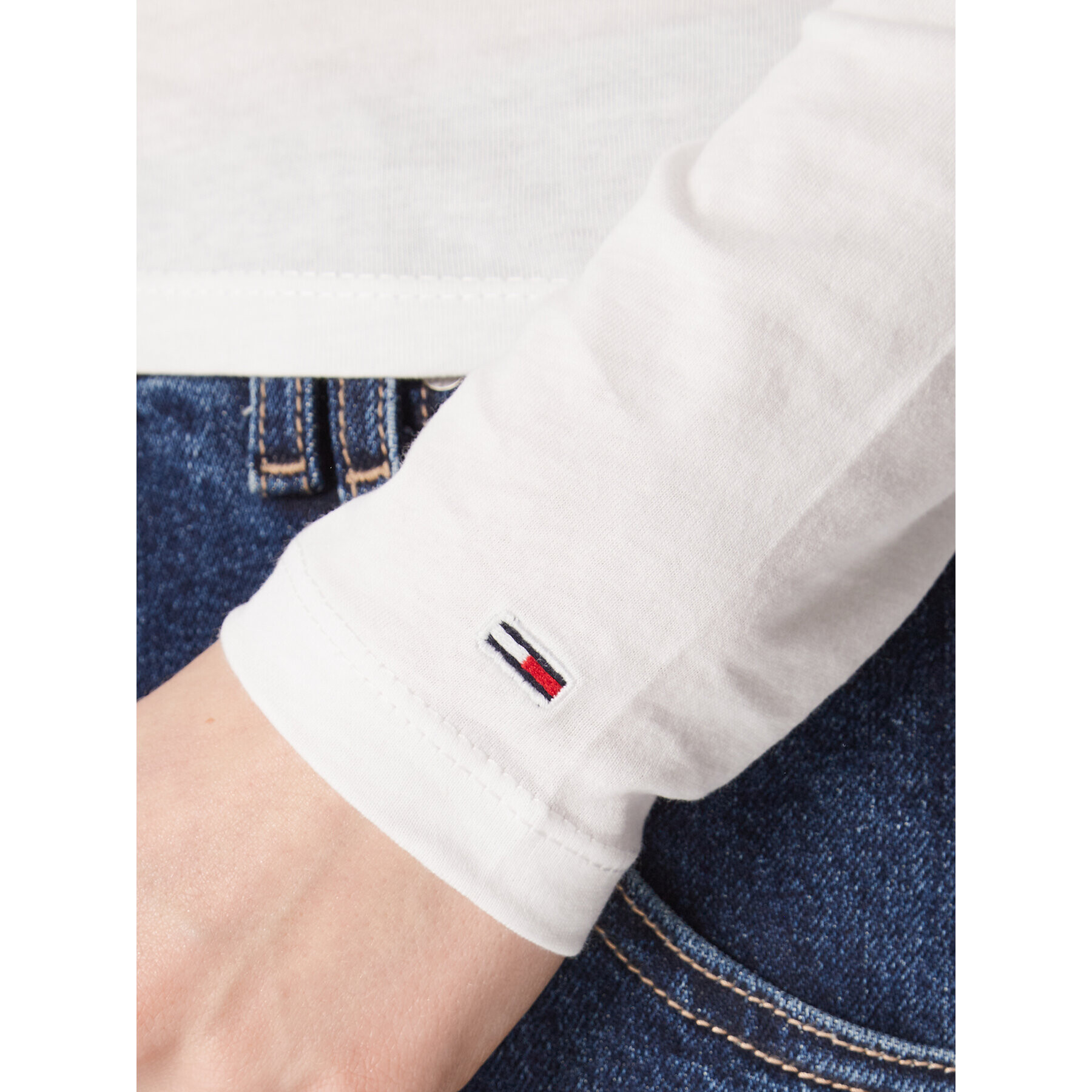 Tommy Jeans Bluză Essential Logo DW0DW14900 Alb Slim Fit - Pled.ro