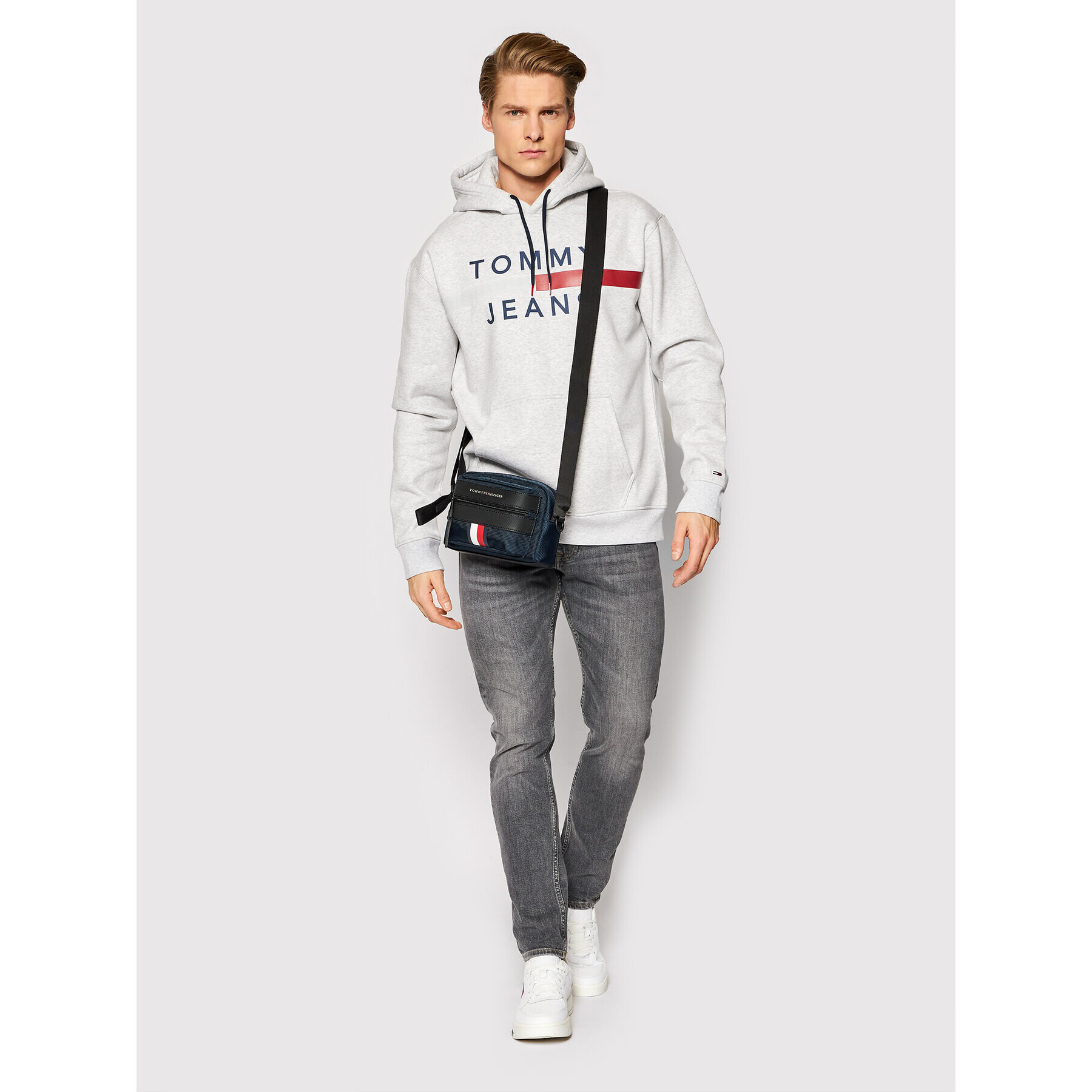 Tommy Jeans Bluză Reflective Flag DM0DM07410 Gri Regular Fit - Pled.ro