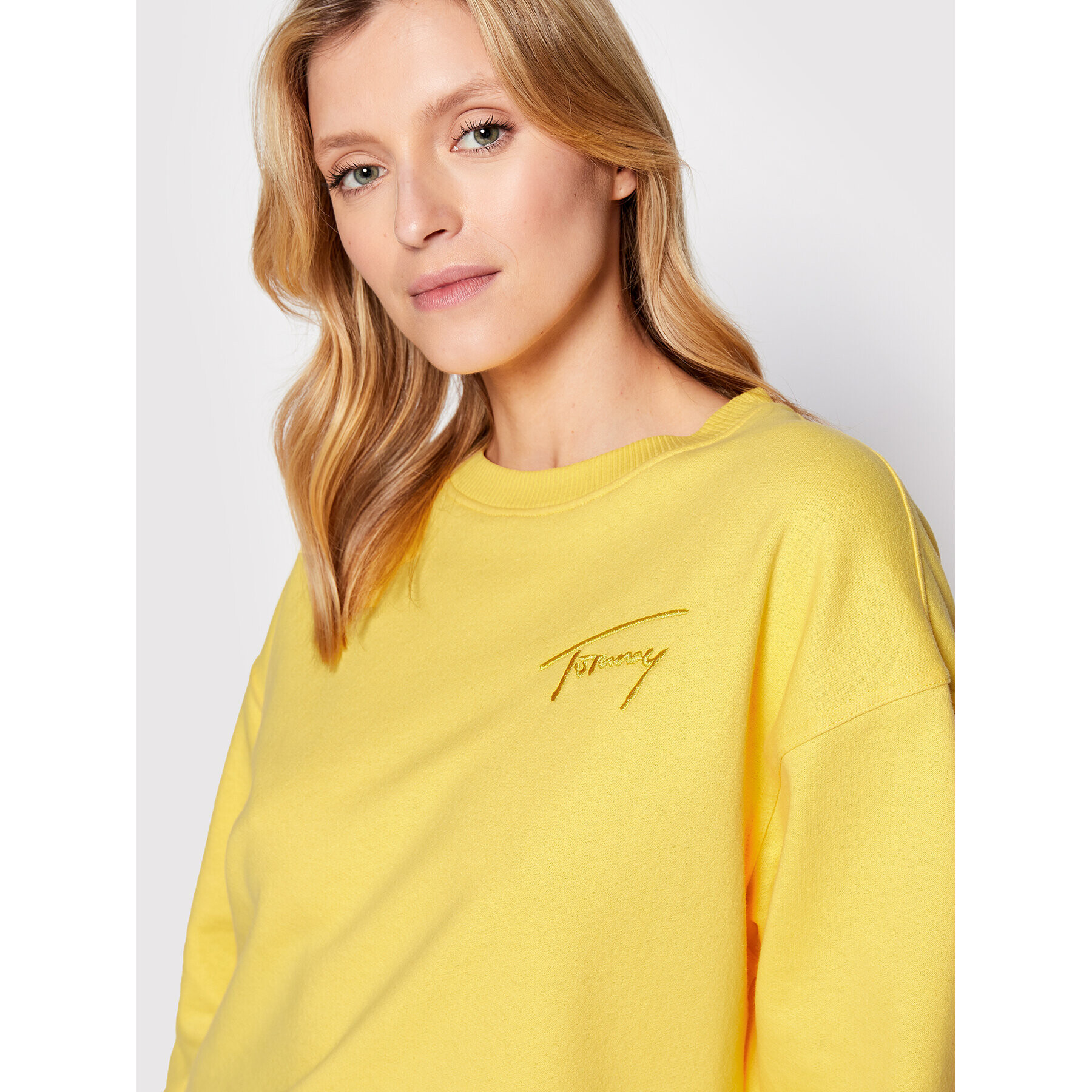 Tommy Jeans Bluză Signature Crew DW0DW12041 Galben Relaxed Fit - Pled.ro