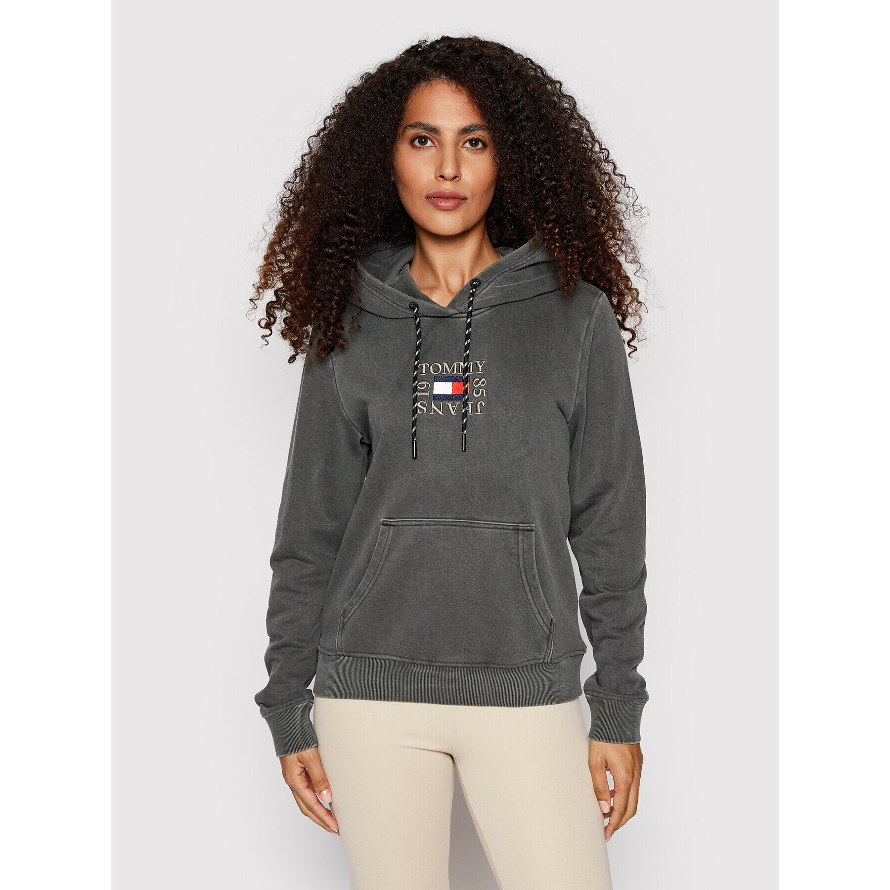 Tommy Jeans Bluză Timelees DW0DW12964 Gri Regular Fit - Pled.ro