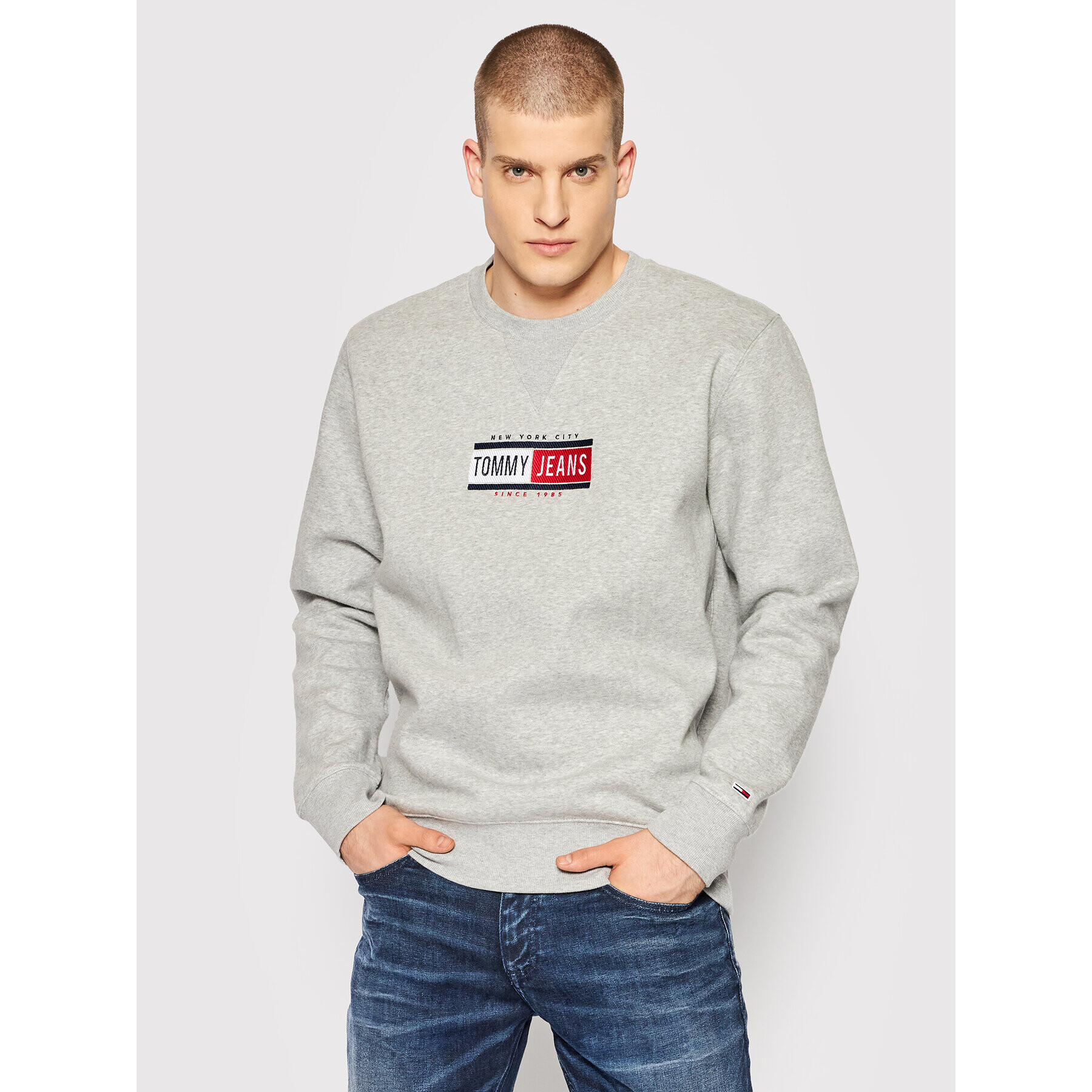 Tommy Jeans Bluză Timeless Crew DM0DM11631 Gri Regular Fit - Pled.ro