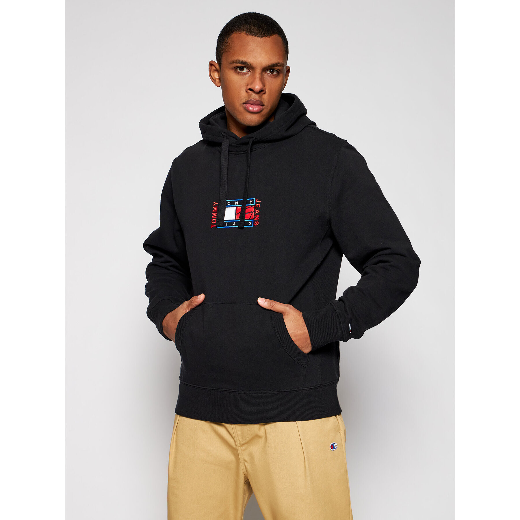 Tommy Jeans Bluză Timless DM0DM10636 Negru Regular Fit - Pled.ro