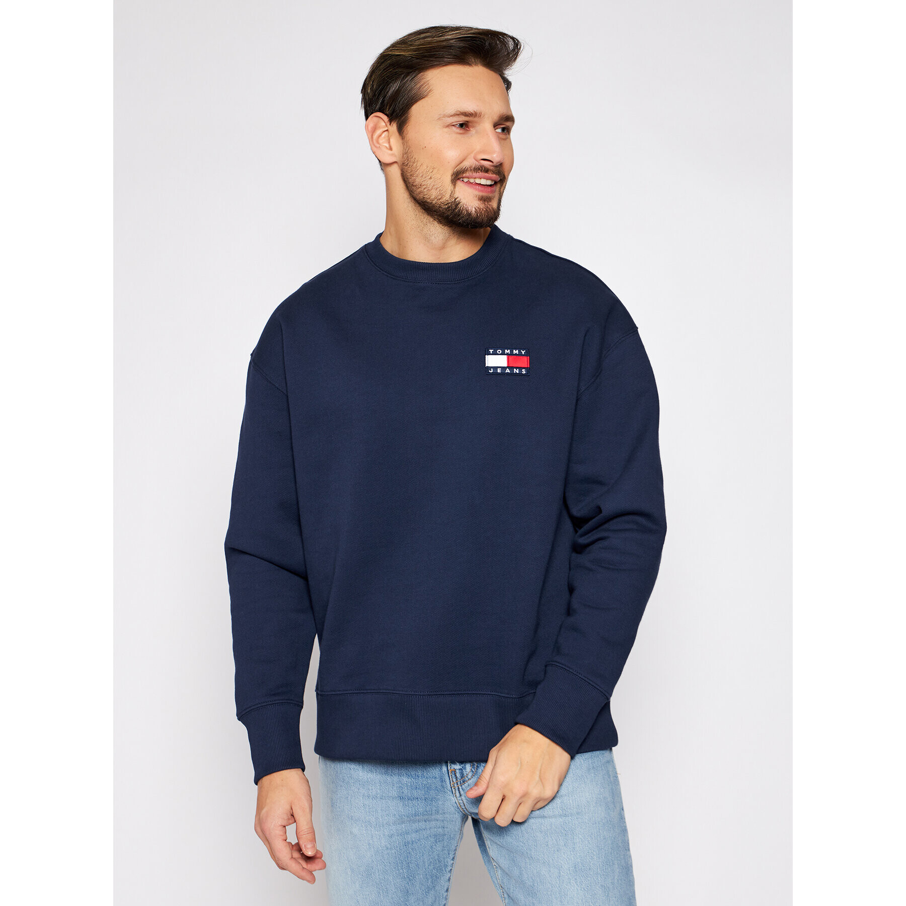 Tommy Jeans Bluză Tjm Badge Crew DM0DM06592 Bleumarin Regular Fit - Pled.ro