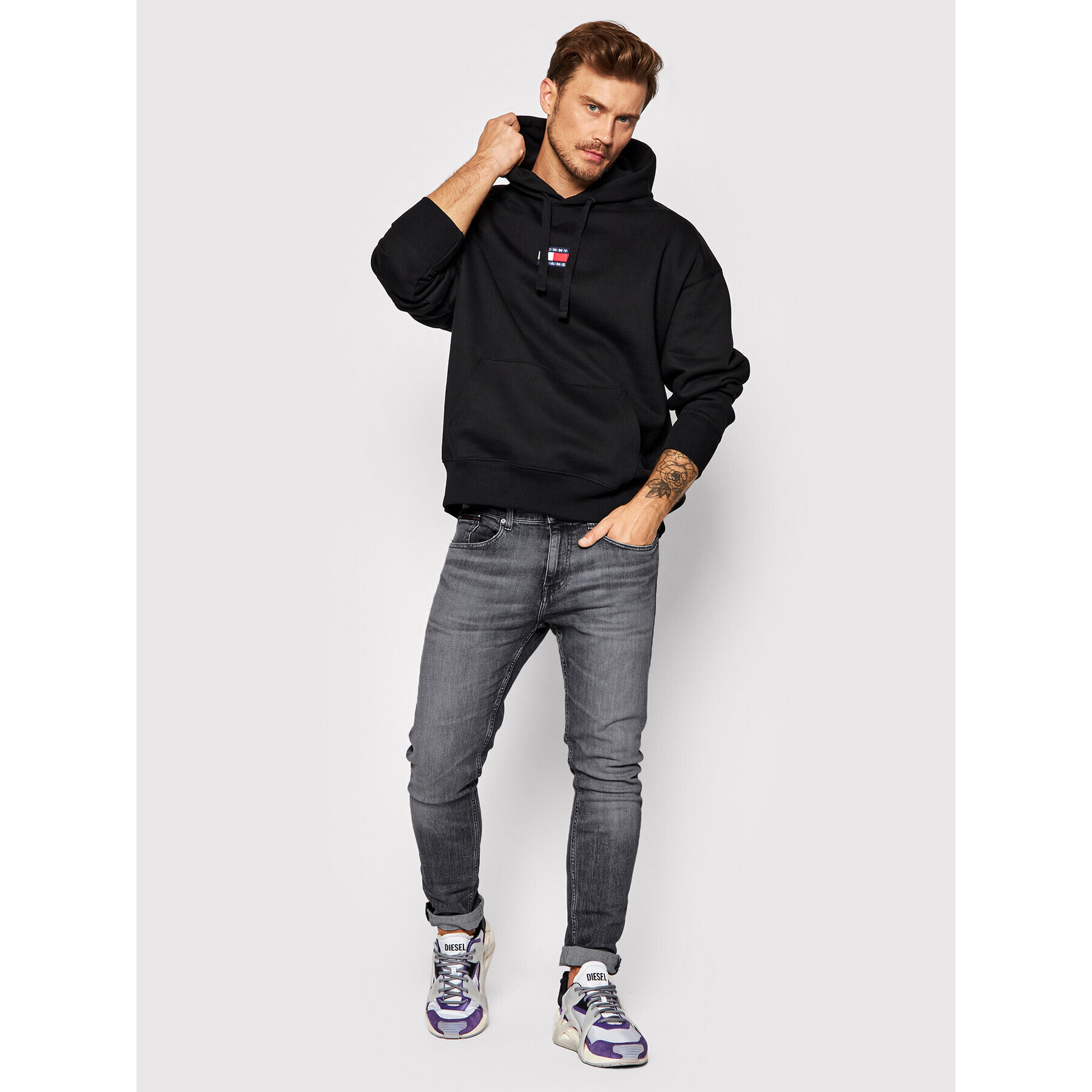 Tommy Jeans Bluză Tjm Badge DM0DM10904 Negru Regular Fit - Pled.ro