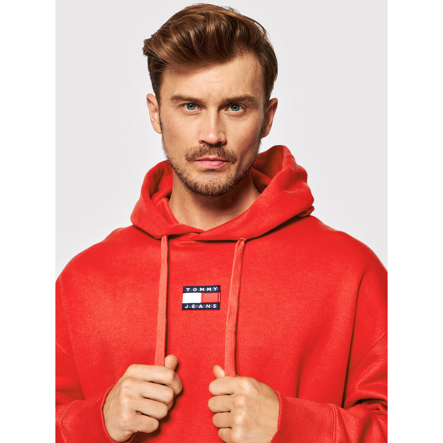 Tommy Jeans Bluză Tjm Badge DM0DM10904 Roșu Regular Fit - Pled.ro