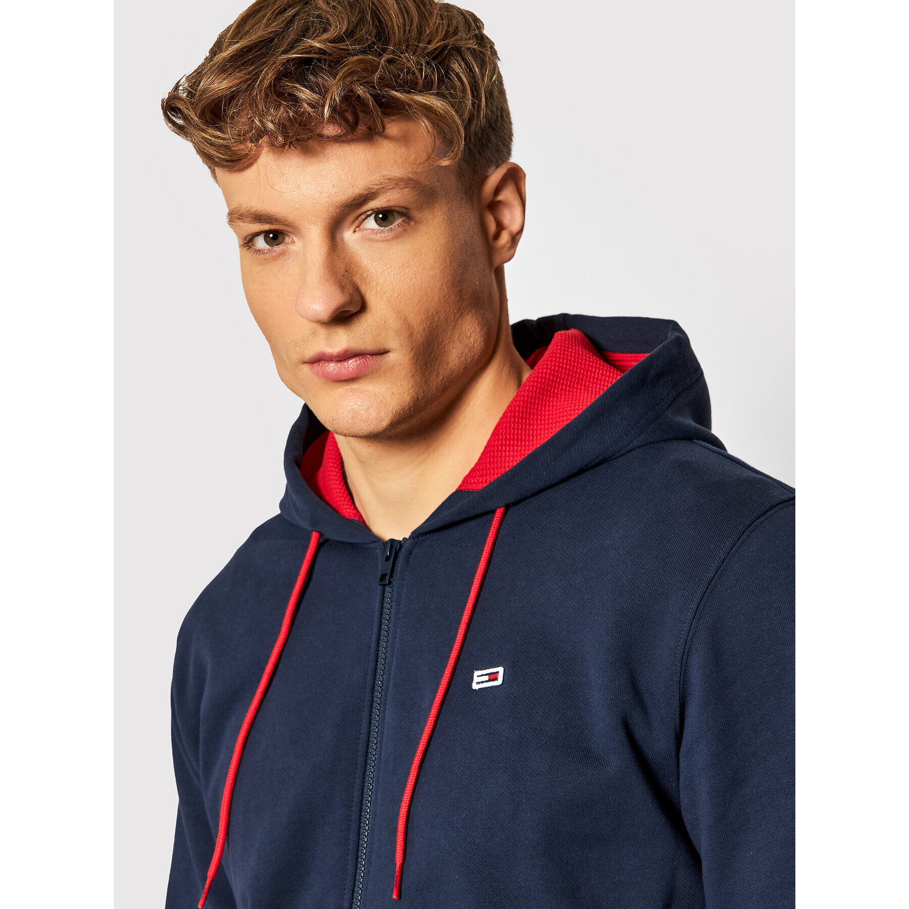 Tommy Jeans Bluză Tjm Essential Graphic Zipthru DM0DM11629 Bleumarin Regular Fit - Pled.ro